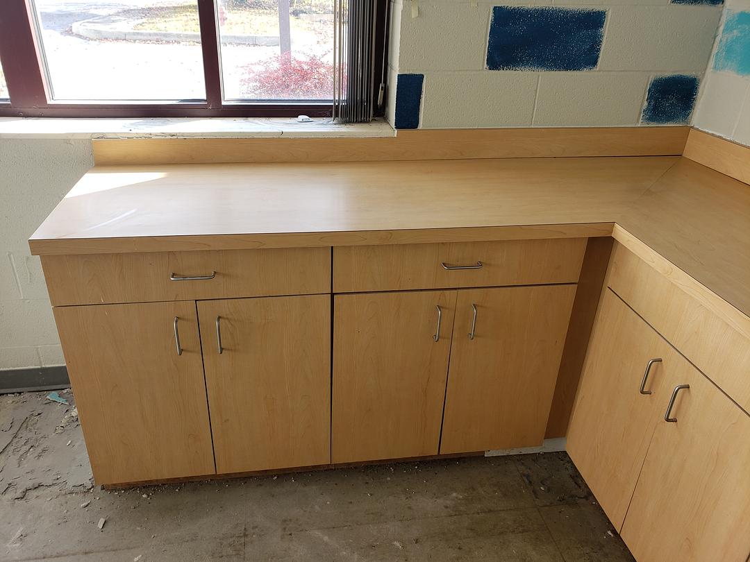 6'x9' Kitchenette Cabinets w/ sink/faucet/backsplash(S6LLST0477)