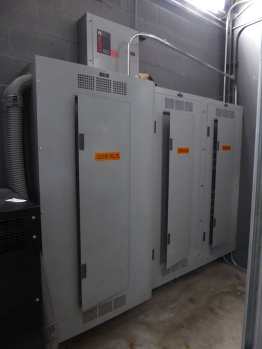 Lot of 3 Siemens 600A Panelboards w/ Circuit Breakers Panel 1 w/ Meter & Main