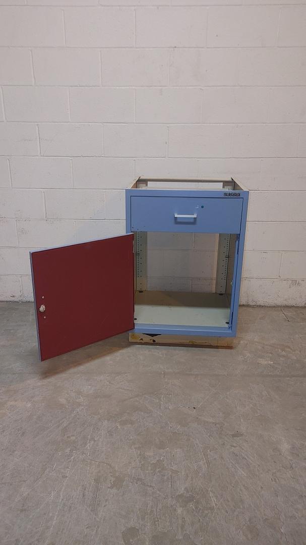 24" St Charles Lab Design(S6LLST11895)