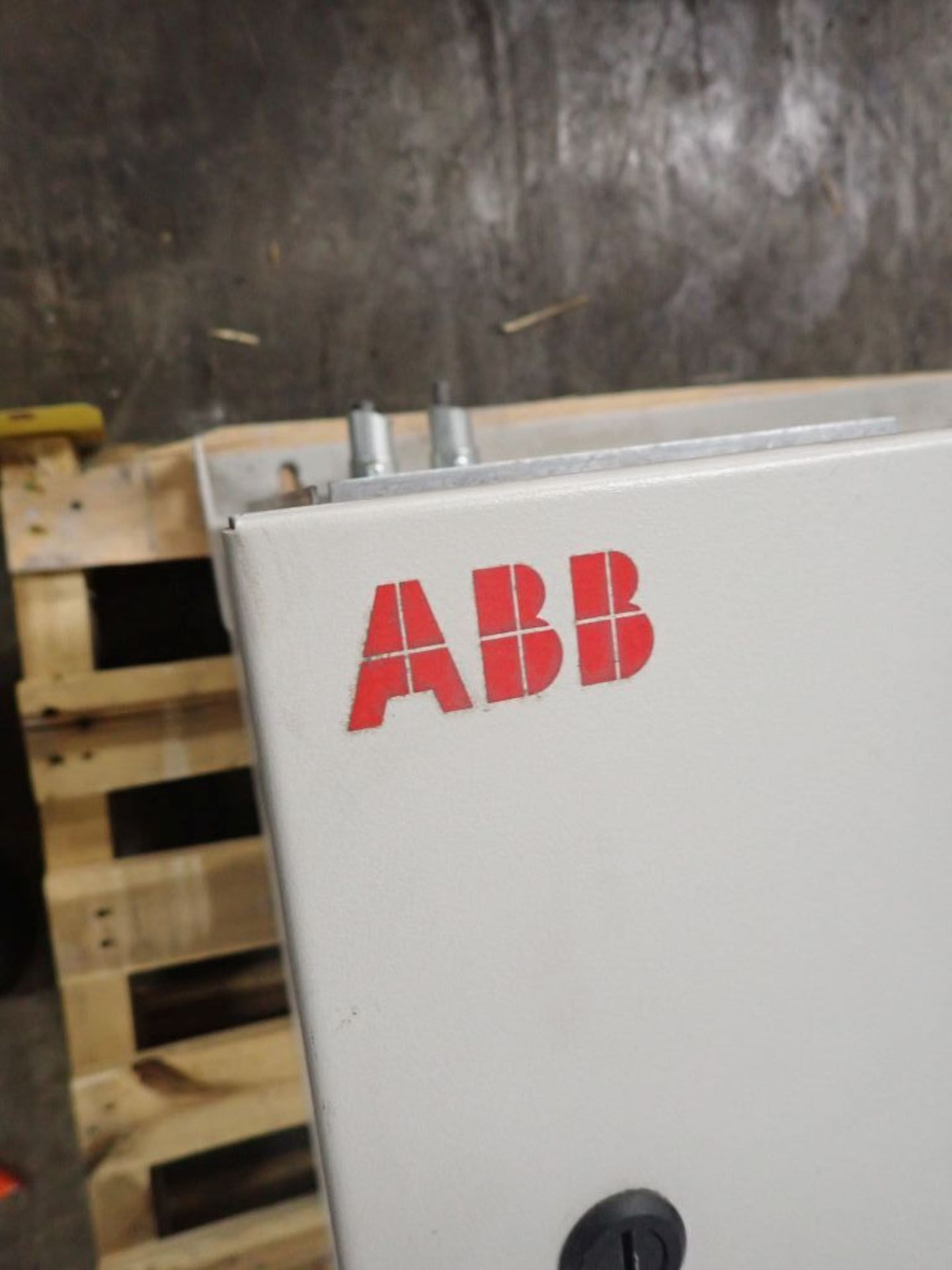 75 HP ABB VFD Variable Frequency Drive ACH550-BD-097A-4 480V 96A