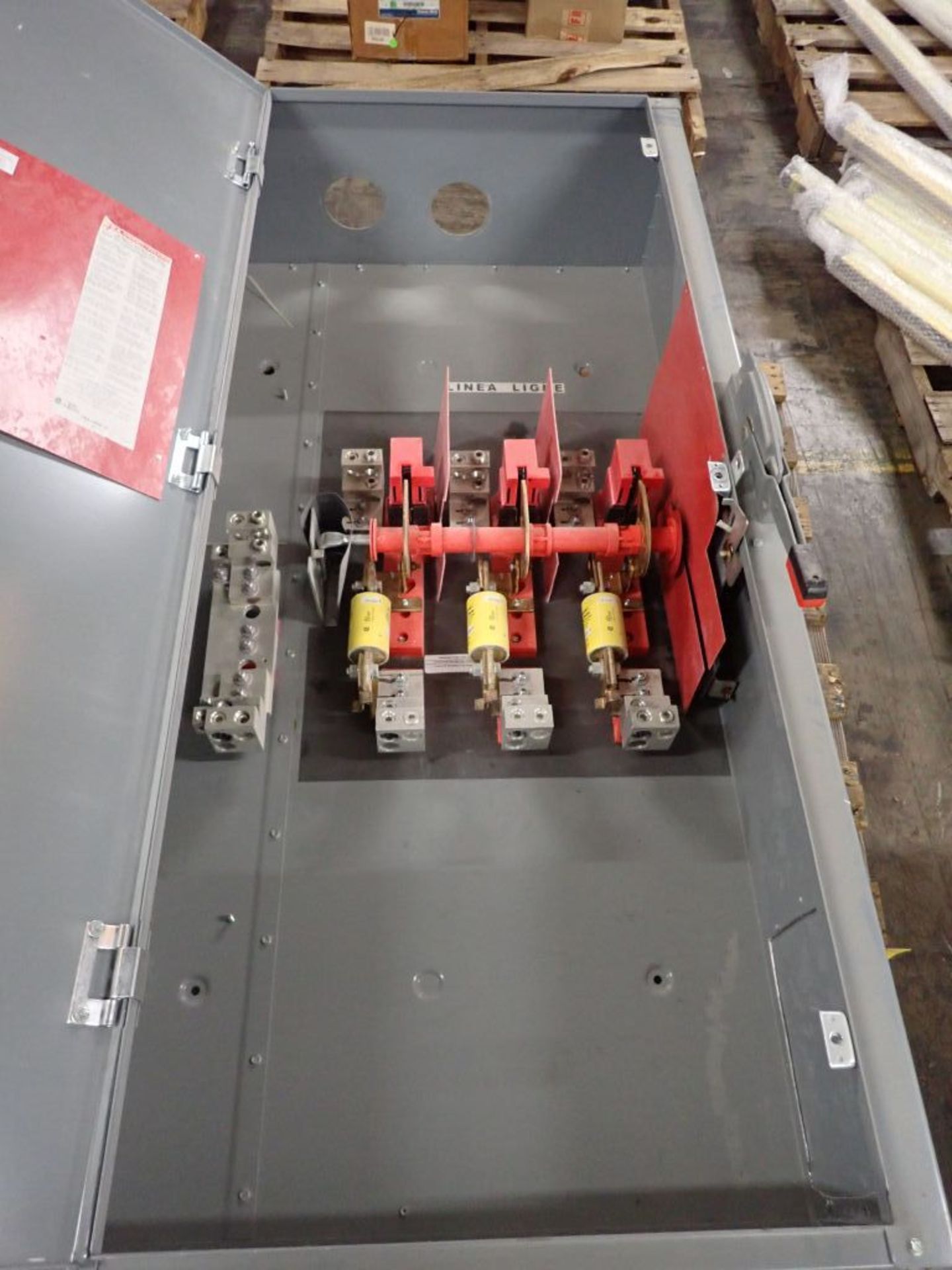 800A Square D Heavy Duty Safety Switch H367N 600V Type: 1, w/(3) Bussman Fuses, Cat No. KRP-C-800SP