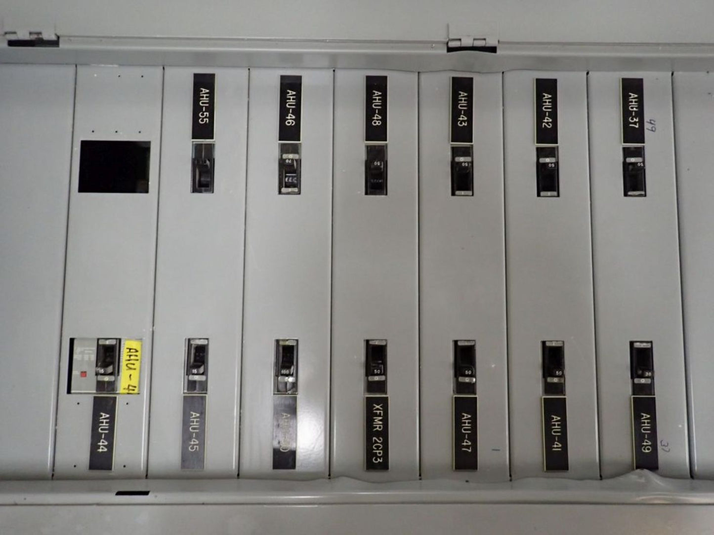 Siemens S4 400A Panelboard with 13 Circuit Breakers 480Y/277V, 3PH