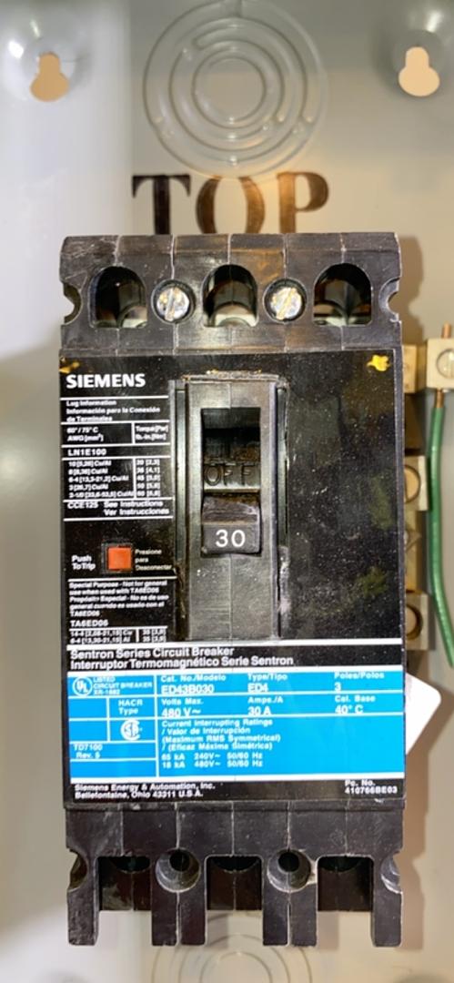 30A Siemens Enclosed Circuit Breaker Disconnect ED43B030(S6LLST4125)