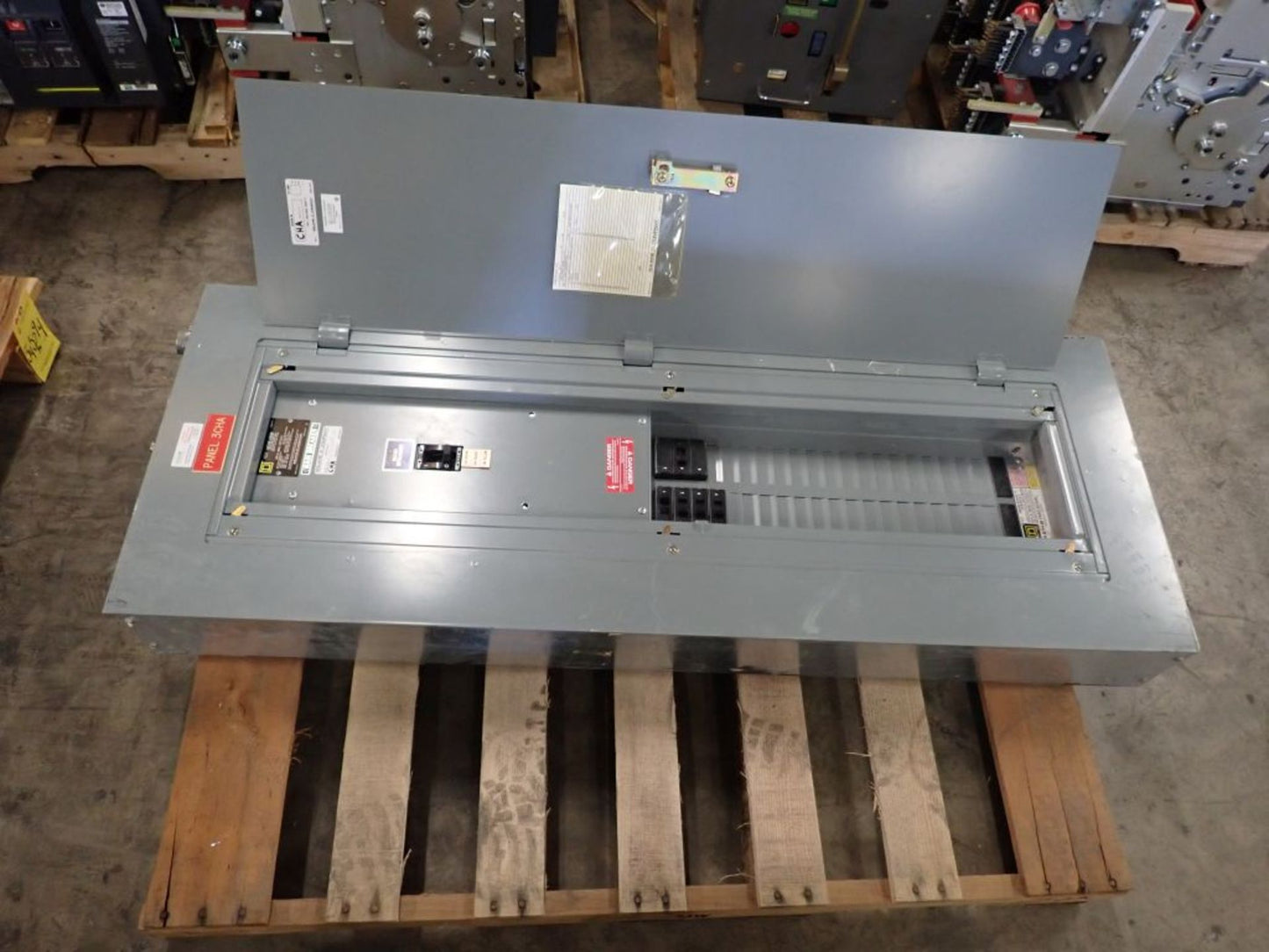 Square D NEHB Panelboard NEHB-42441-2 480Y/277V with Main