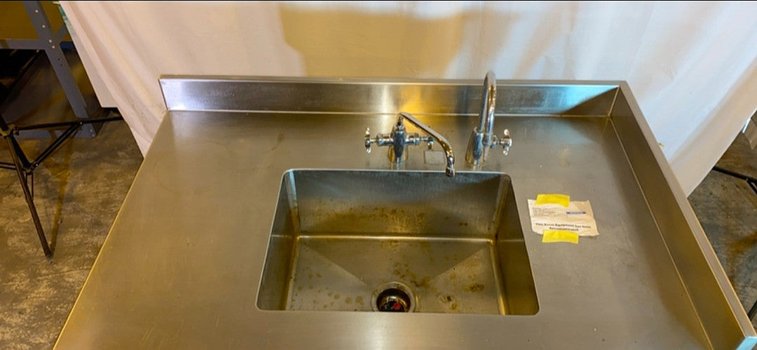 New 4' Stainless Steel Lab Sink w/ 2 Faucets & Backsplash(S6LLST2270)