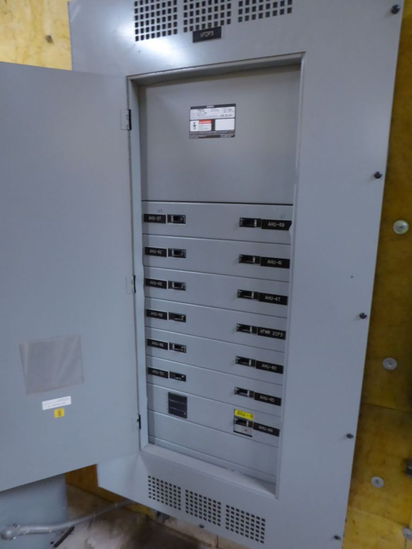Siemens S4 400A Panelboard with 13 Circuit Breakers 480Y/277V, 3PH