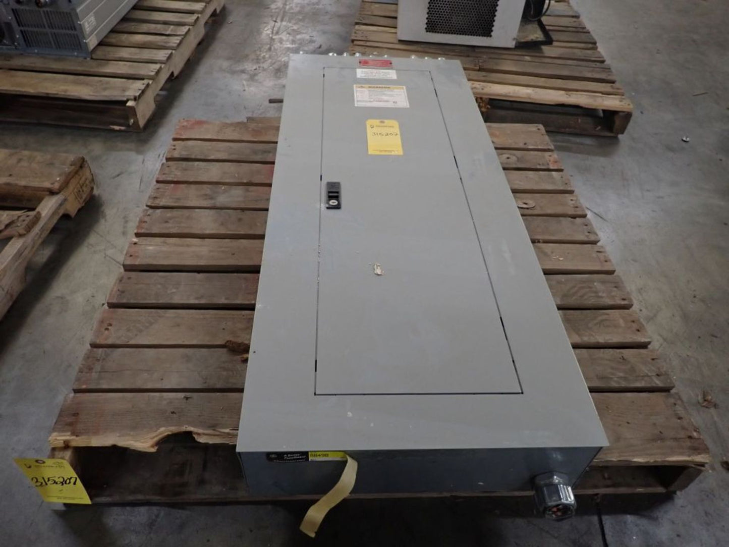 150A GE A Series Panelboard 480Y/277V with Circuit Breakers & Main