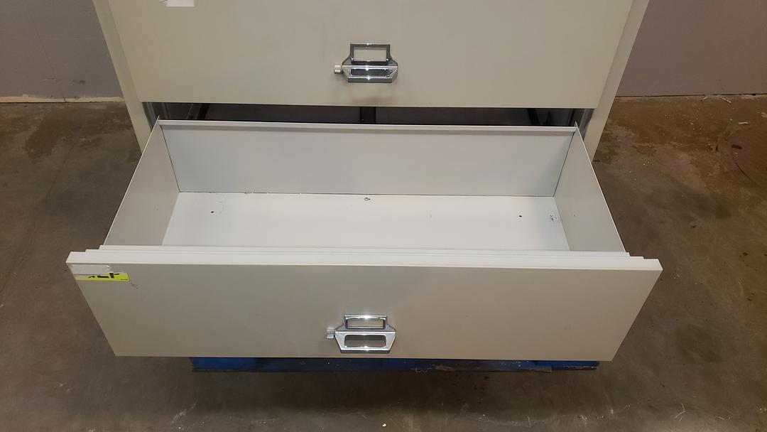 22x45x52 Fireking 4 Drawer Fire Proof Filing Cabinet(S6LLST8786)