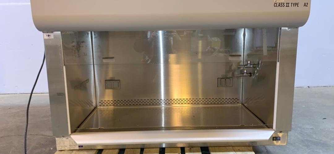 NUAIRE Class II Type A2 Fume hood NU-440-400(S6LLST8287)