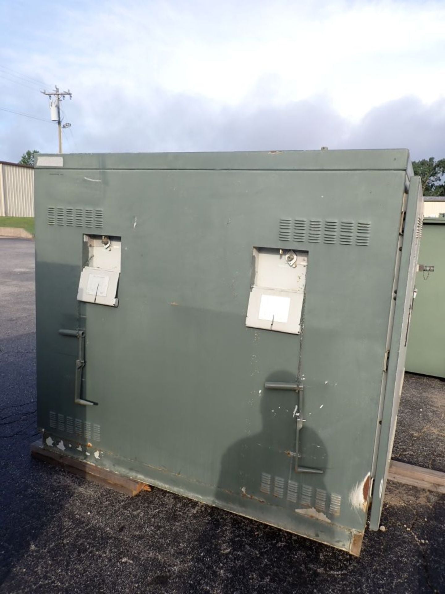 S&C 13.8KV Pad-Mount Switch Cat No. CD616912-5100, 13.8KV, 600A (SKU: 110105)