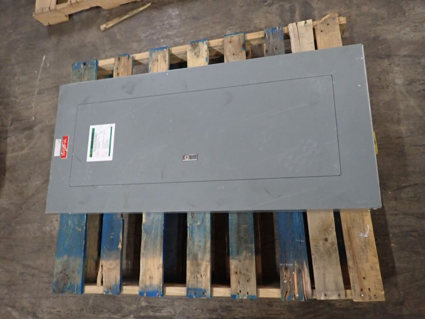 Square D NEHB 125A Panelboard NEHB-30435-1 480Y/277V w/ Main