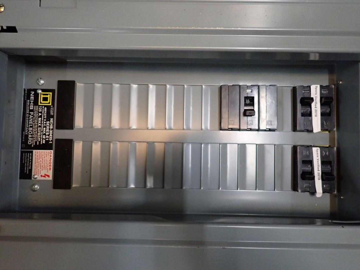 125A Square D NEHB Panelboard NEHB-30435-1 480Y/277V 3PH w/ Circuit Breakers & Main