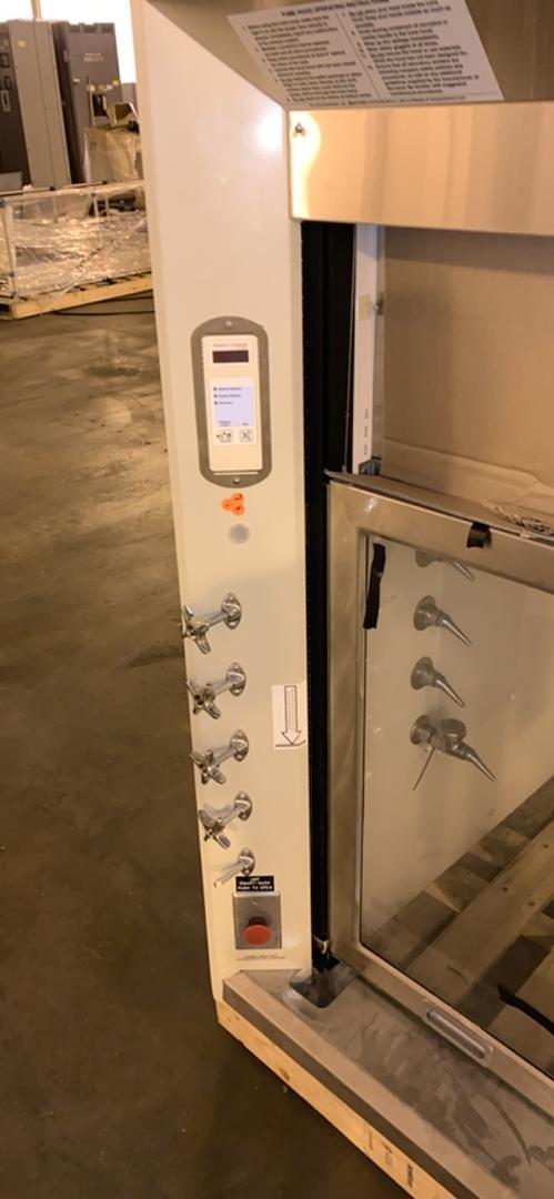 8' Jamestown Isolator II Ducted Chemical Fume hood S6LLST6548