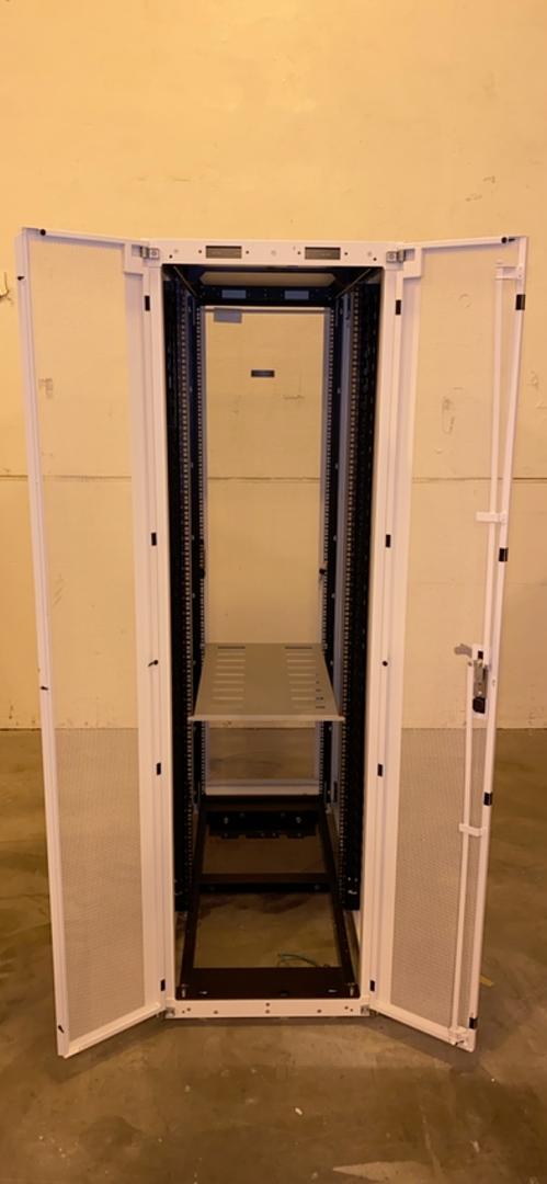 42U White Fully Enclosed PANDUIT Server Rack(S6LLST3345)