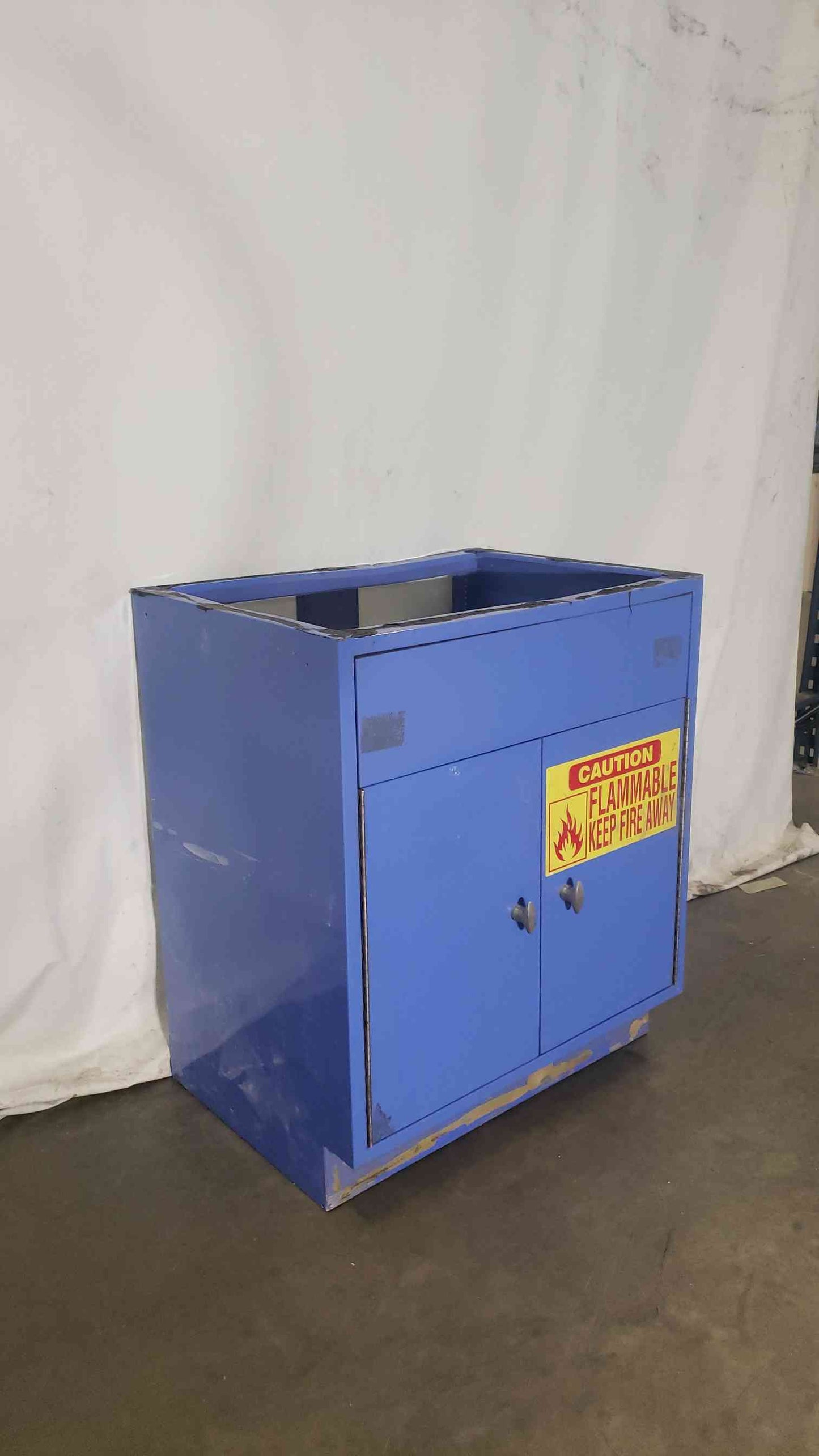 30x22x35 Kewaunee Flammable Cabinet(100147)