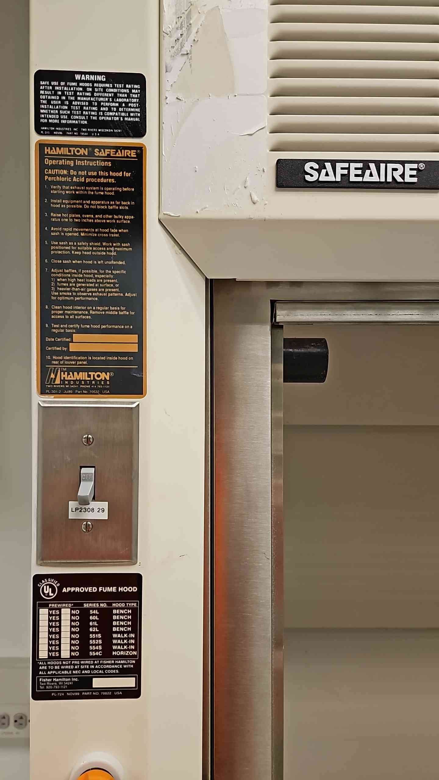 6' SafeAire Fisher Hamilton Fume Hood Ducted w/ Benches (5360AA)