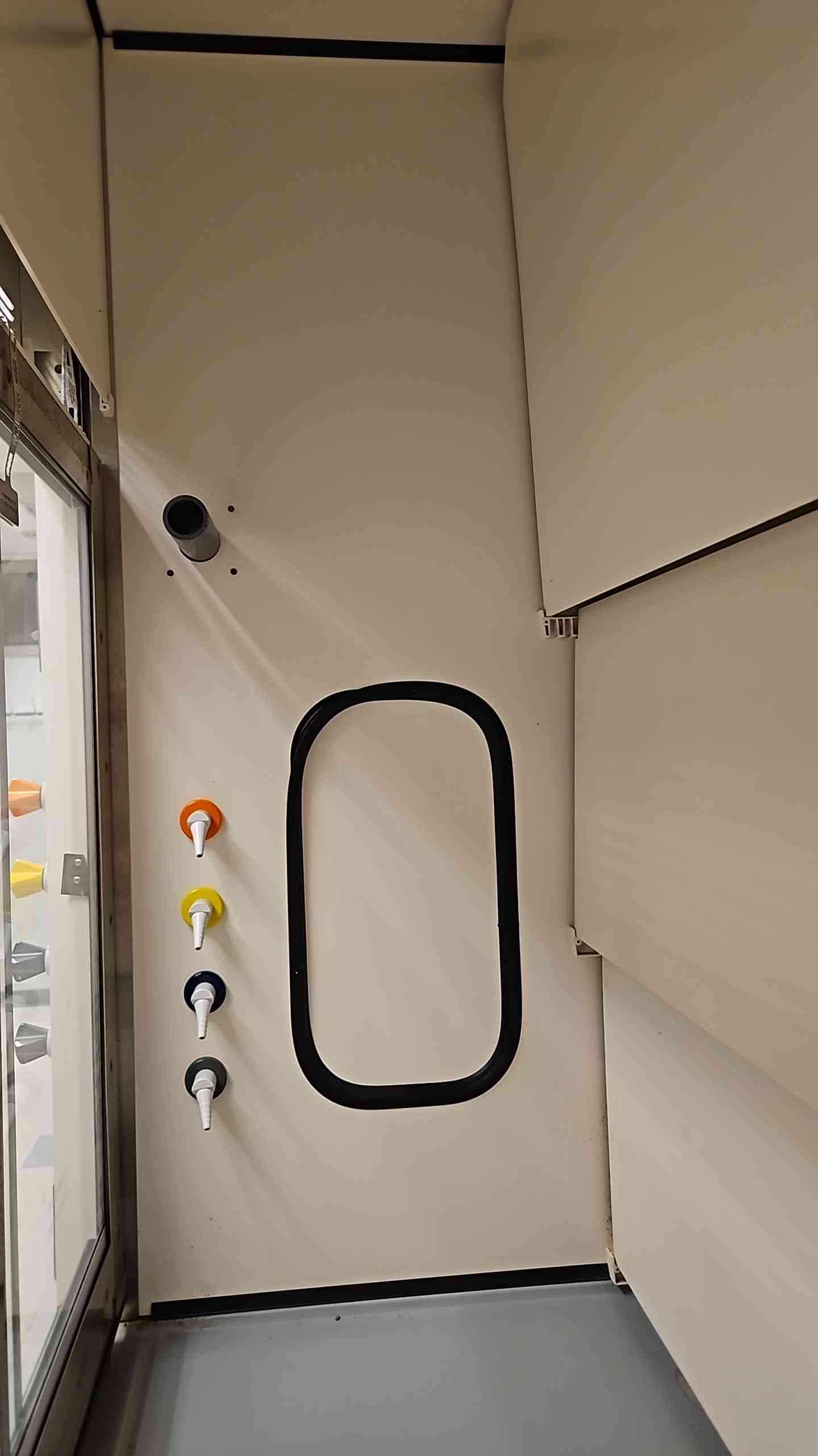 6' SafeAire Fisher Hamilton Fume Hood Ducted w/ Benches (5360AA)