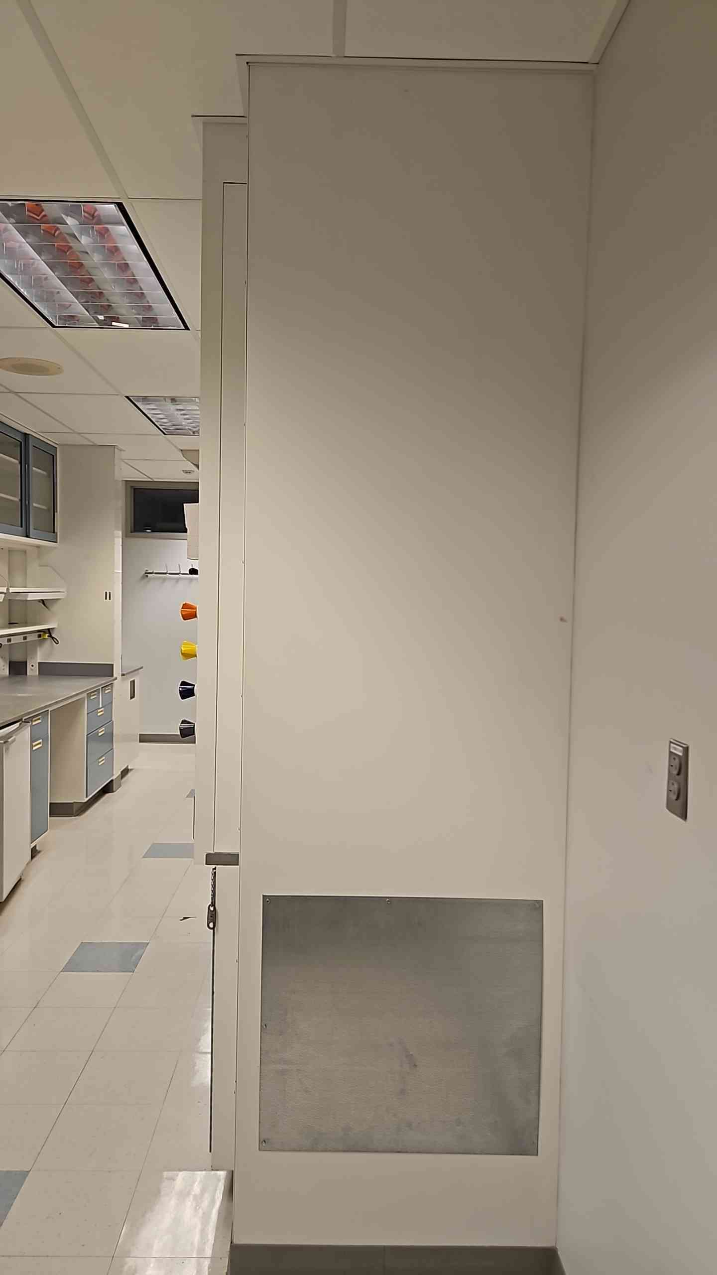 6' SafeAire Fisher Hamilton Fume Hood Ducted w/ Benches (5360AA)