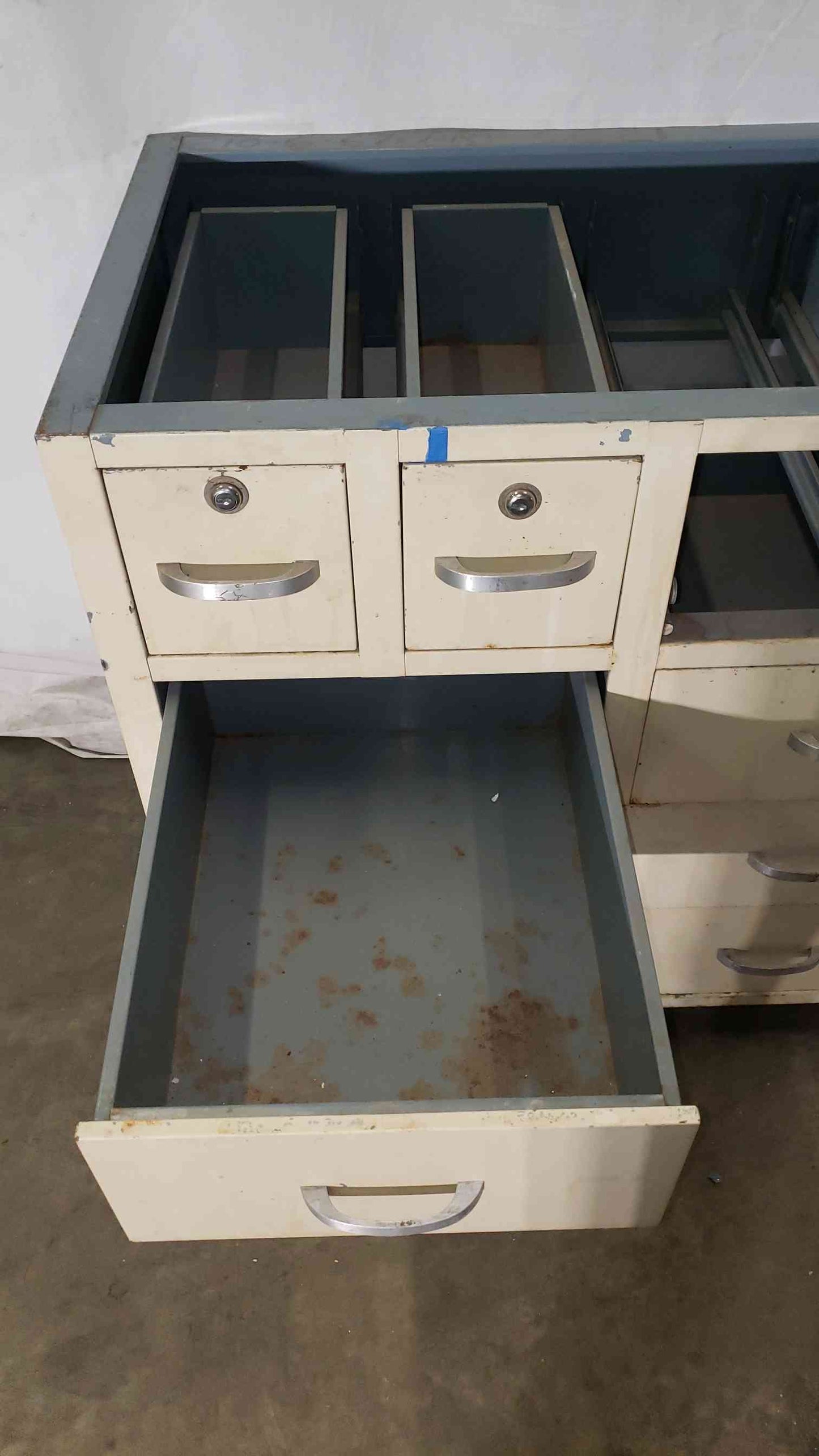 35x22x35 8 Drawer Casework(100552)
