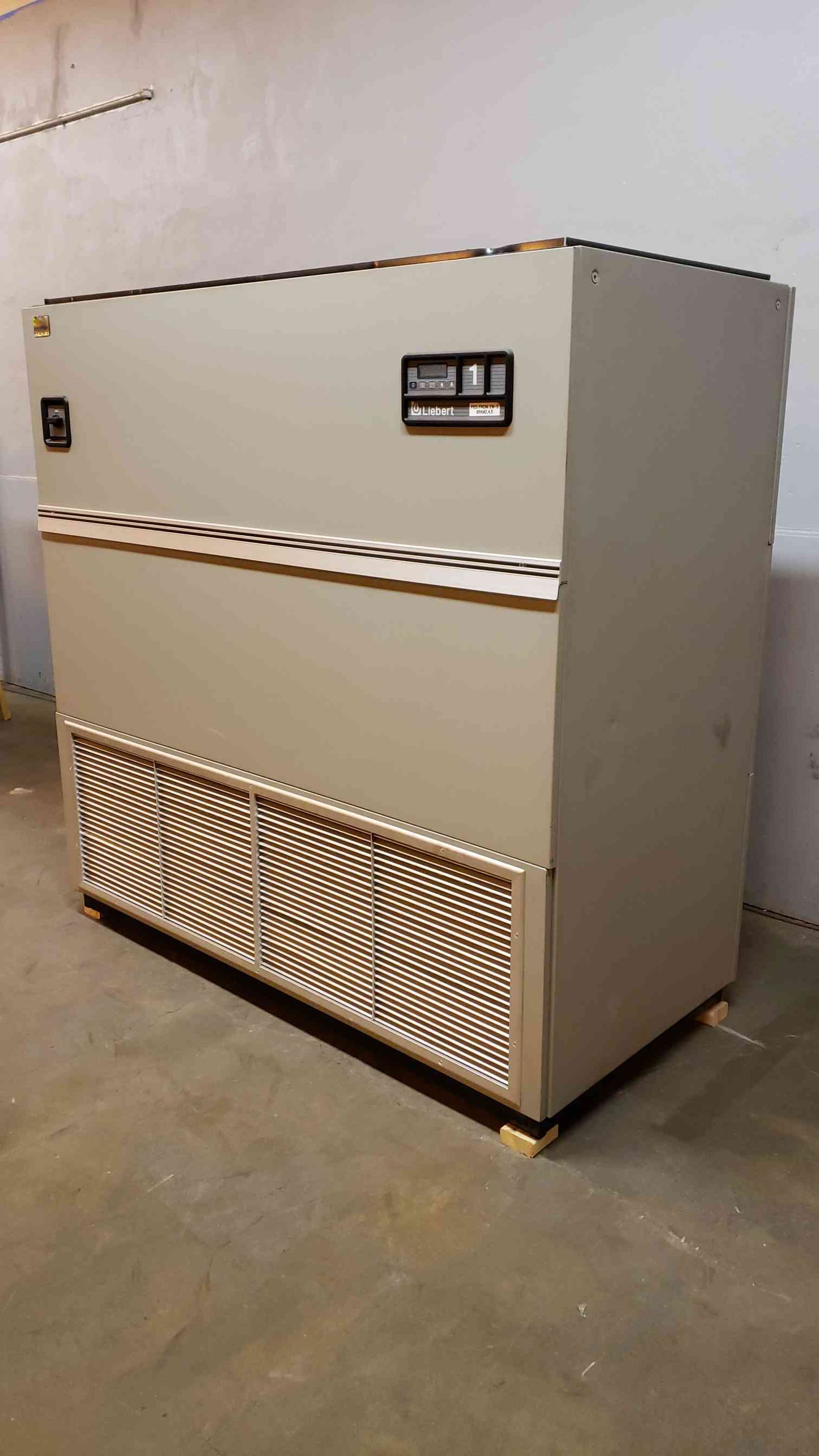 Liebert CRAC Upflow VH125A UAAEI 460v '03 (SKU: 5439AA)(5439AA)