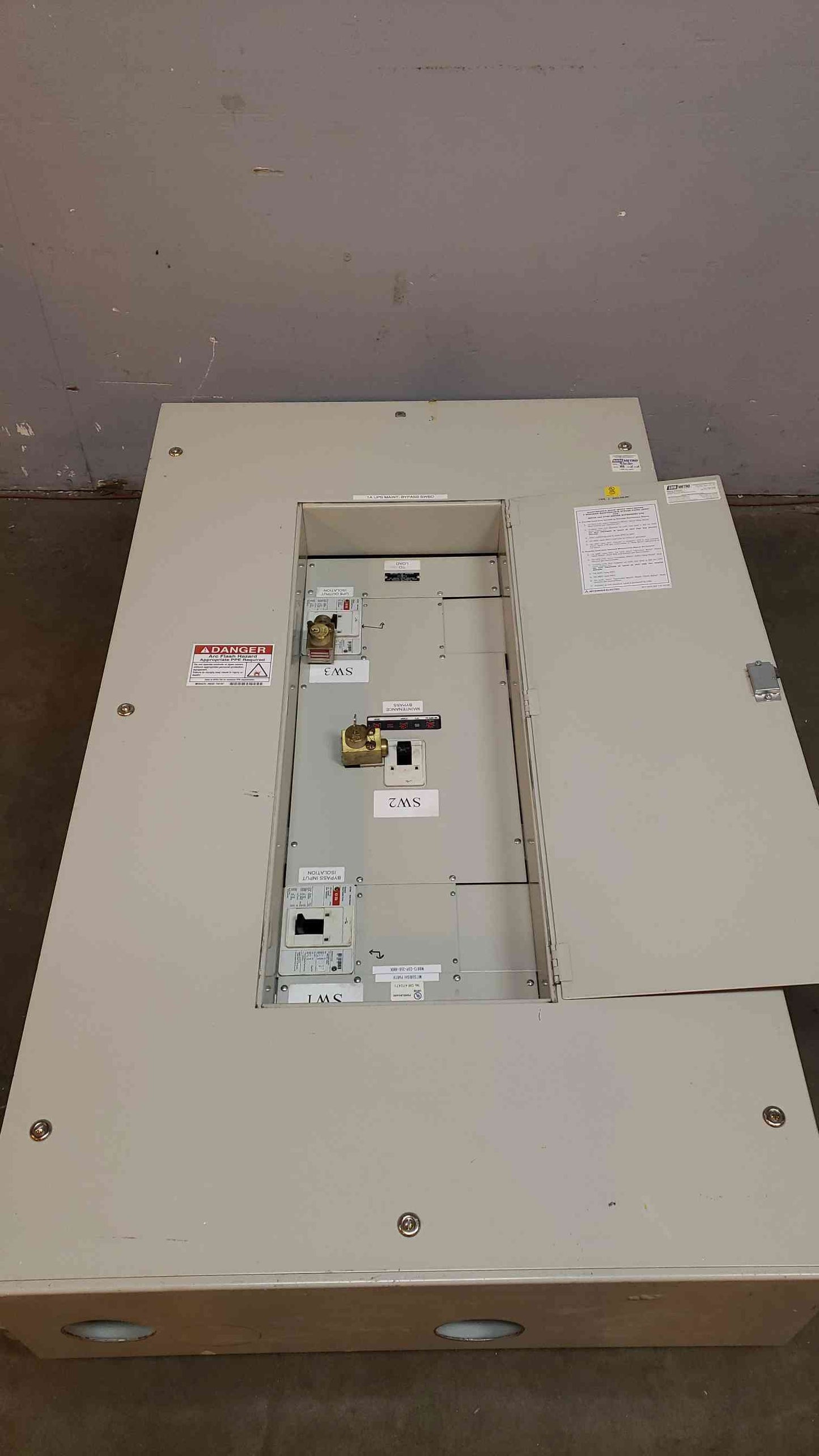 Mitsubishi MBP 3 Breaker Panelboard 400A 480V, 277V 3x KD3400F (SKU 1964AA)-(1964AA)