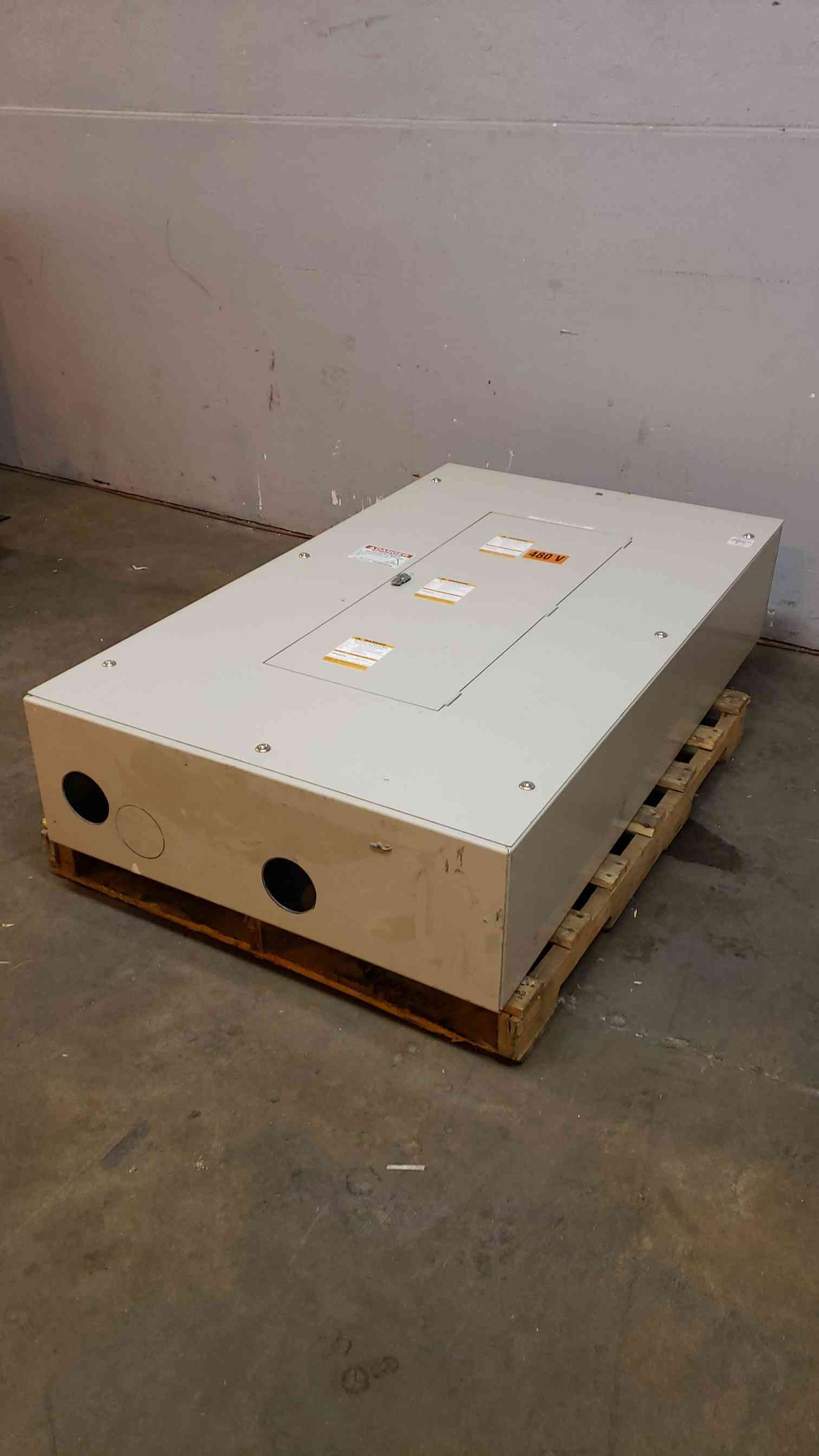 Mitsubishi MBP 3 Breaker Panelboard 400A 480V, 277V 3x KD3400F (SKU 1964AA)-(1964AA)