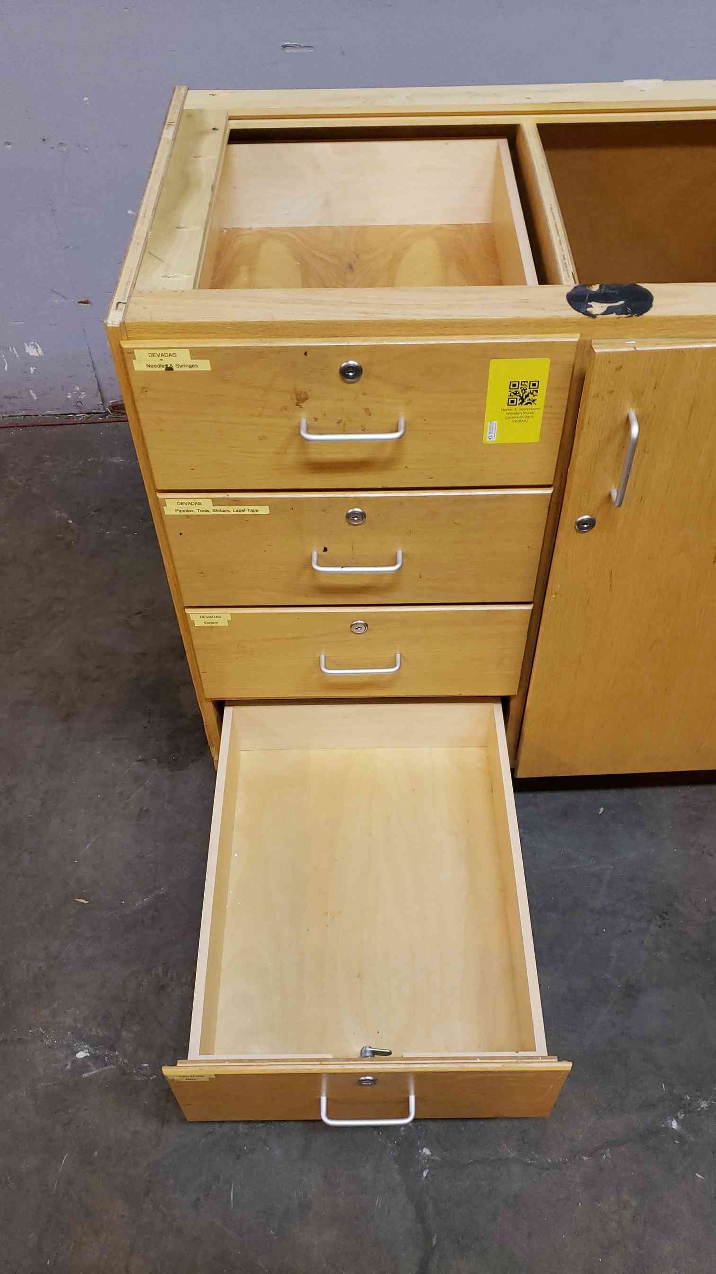 3' Jamestown Wooden Mixed Casework (SKU: 3508AA)(3508AA)