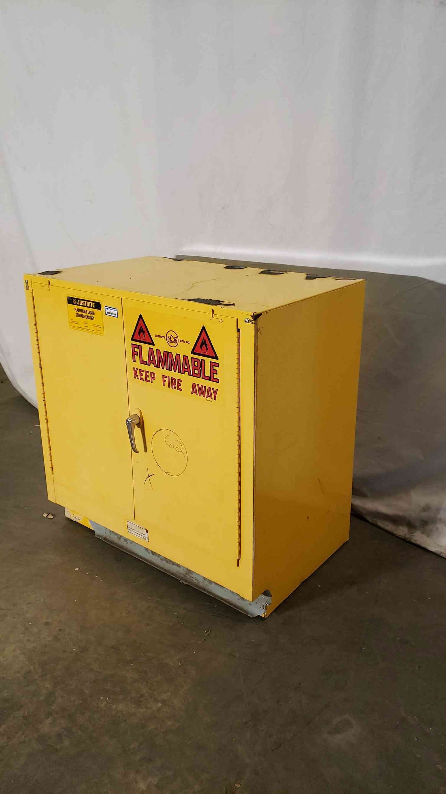 35x22x35 Just Rite Flammable Cabinet 22 Gallon(100243)