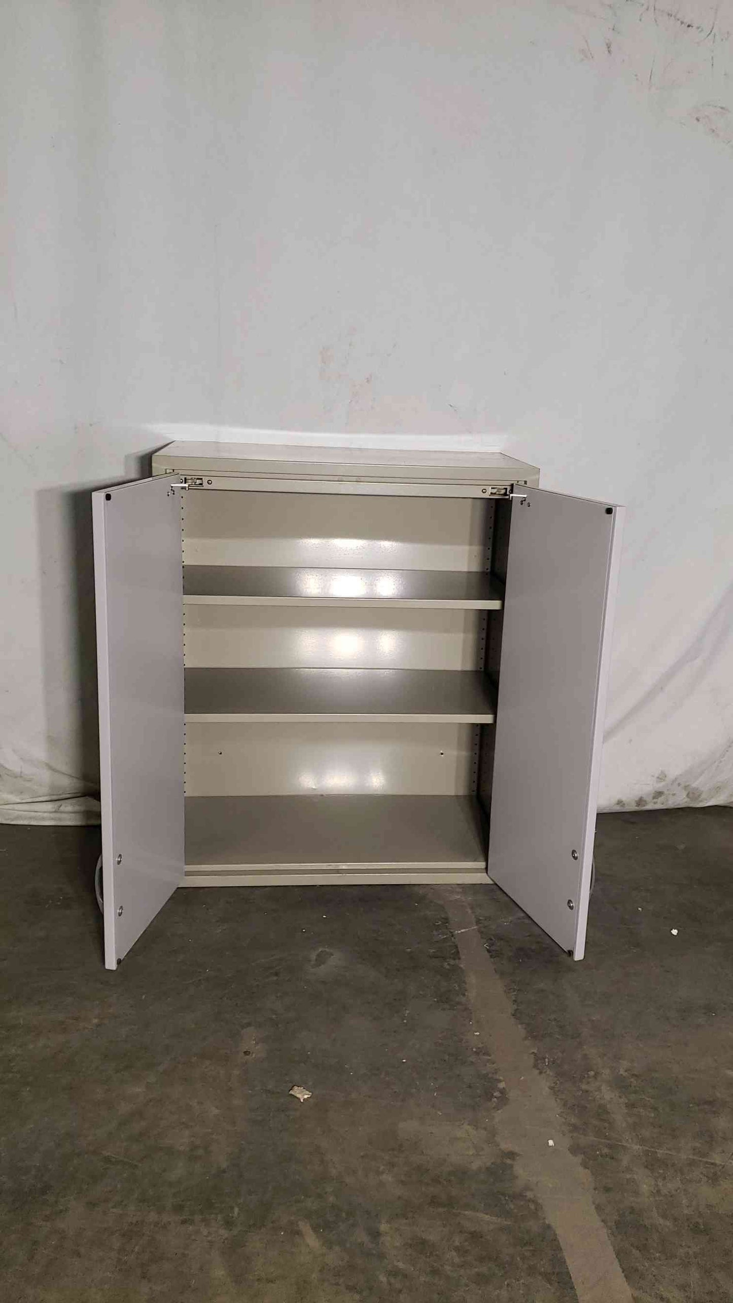 30" Kewaunee Overhead Cabinet(100030)