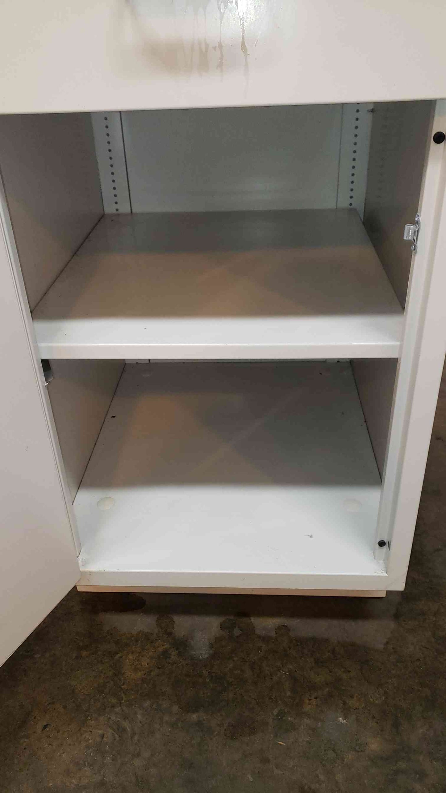 Gray 18" Duralab Casework W/ 1 Drawer 1 Door(100803)