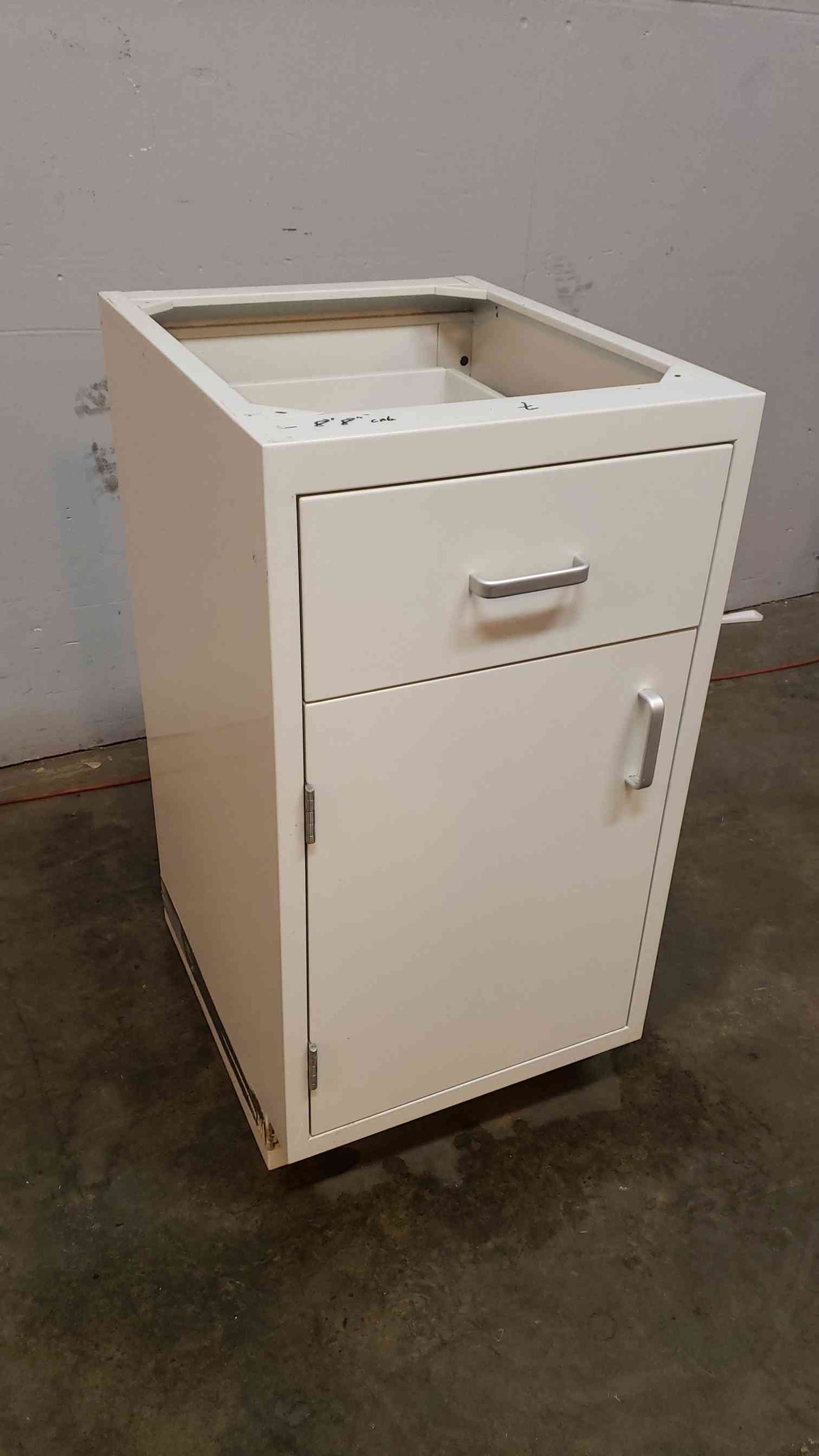 Gray 18" Duralab Casework W/ 1 Drawer 1 Door(100803)
