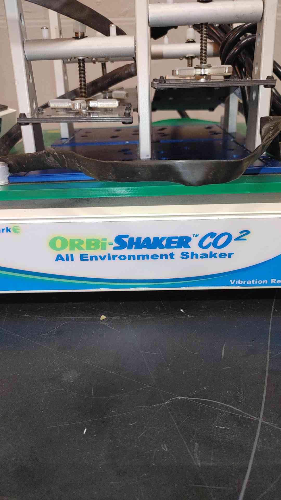 Benchmark Orbi-Shaker CO2 All Environment Shaker