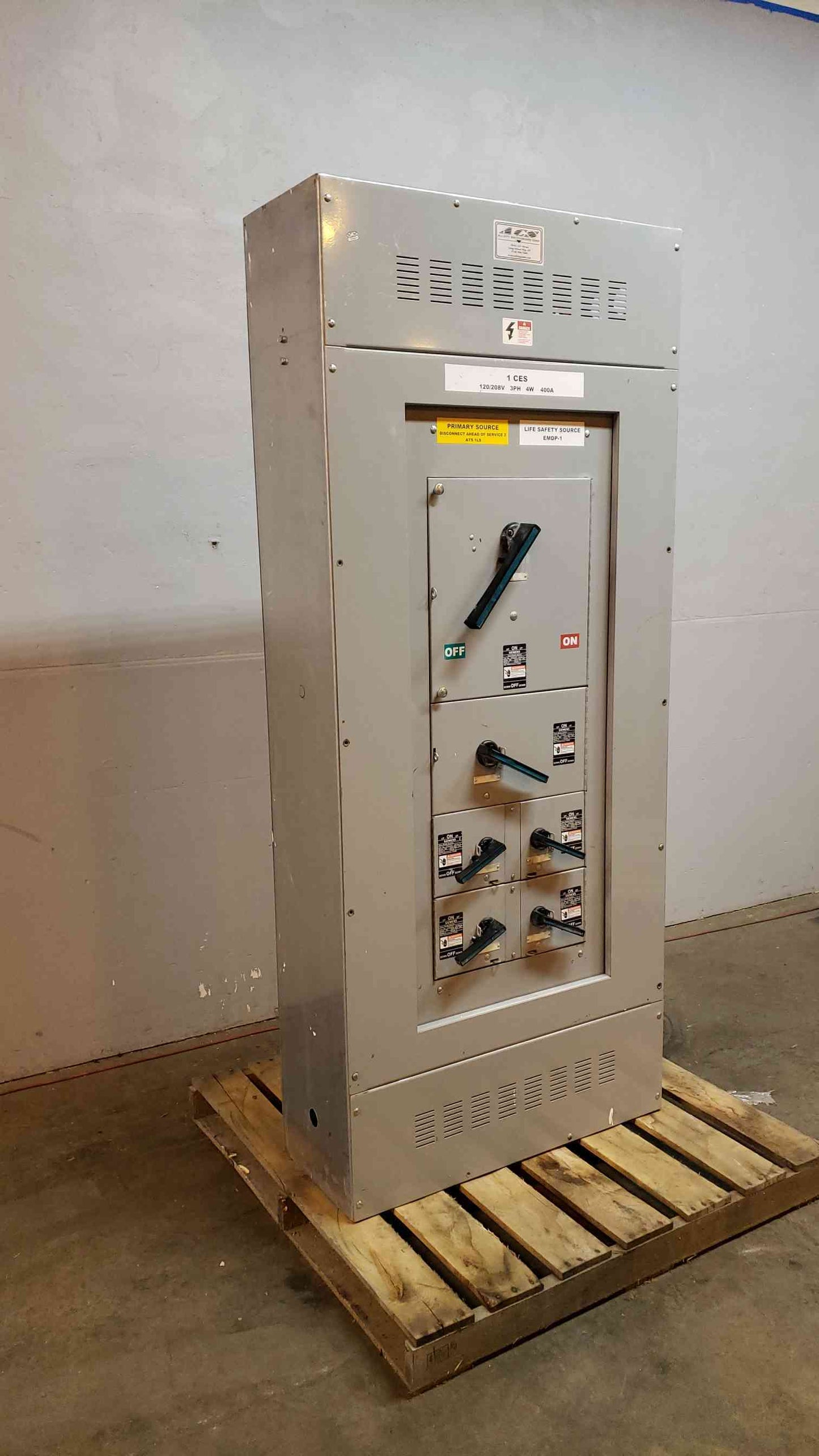 Siemens 400A 120/208v Switchboard 6 Switches(Q16533)