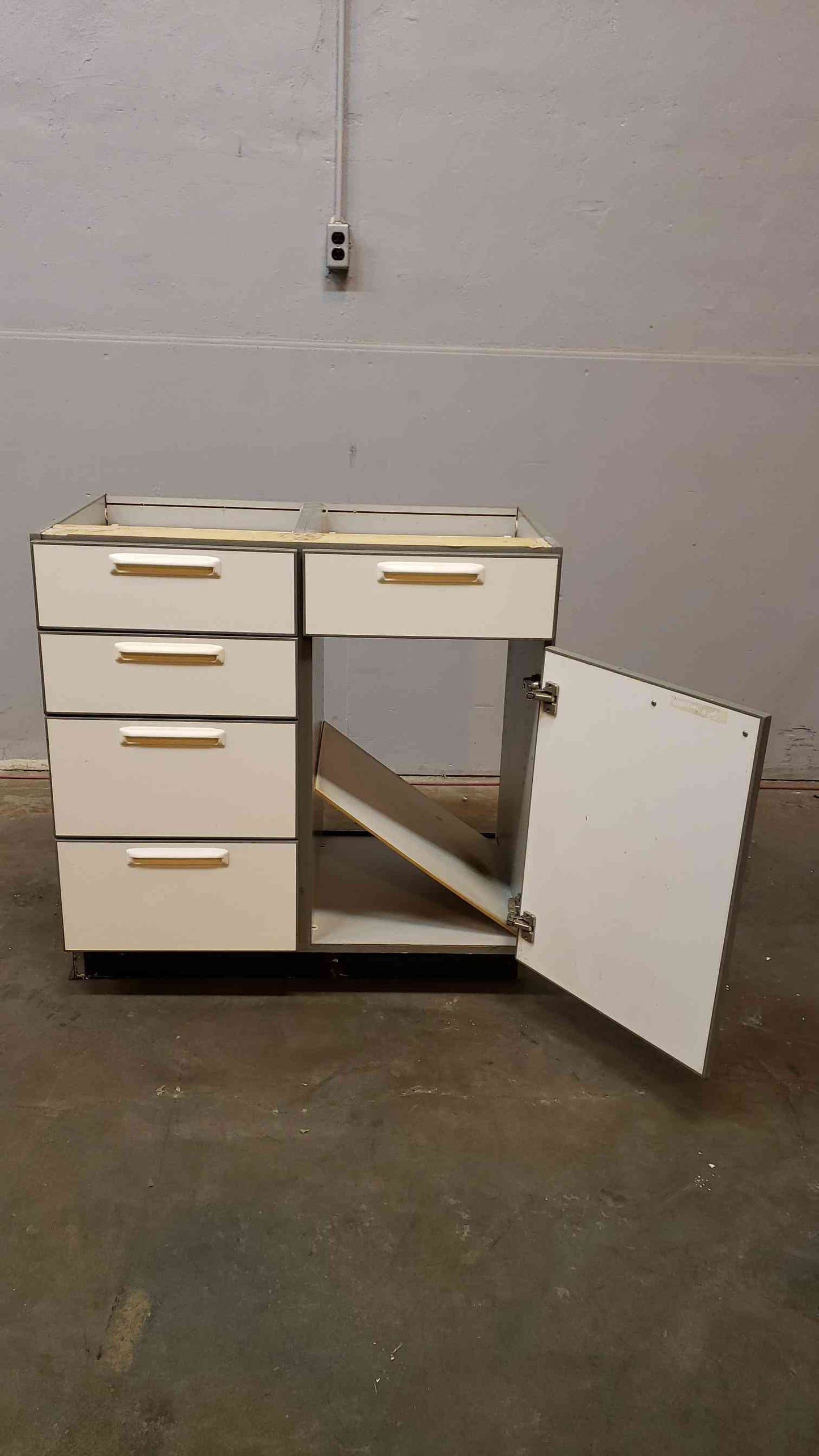 3' Recessed Wooden Casework W/ 5 Drawers 1 Door(Q16652)