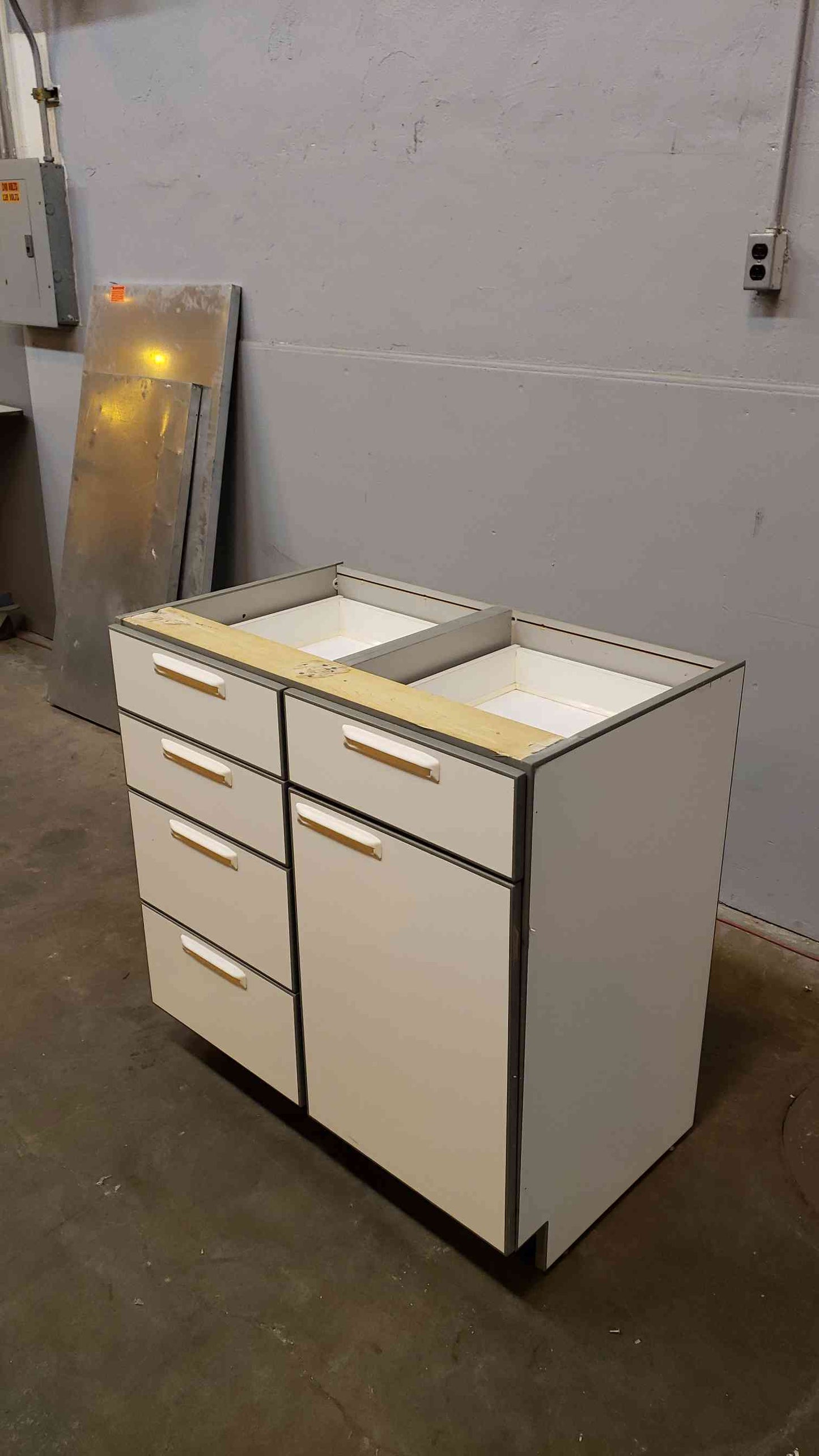 3' Recessed Wooden Casework W/ 5 Drawers 1 Door(Q16652)