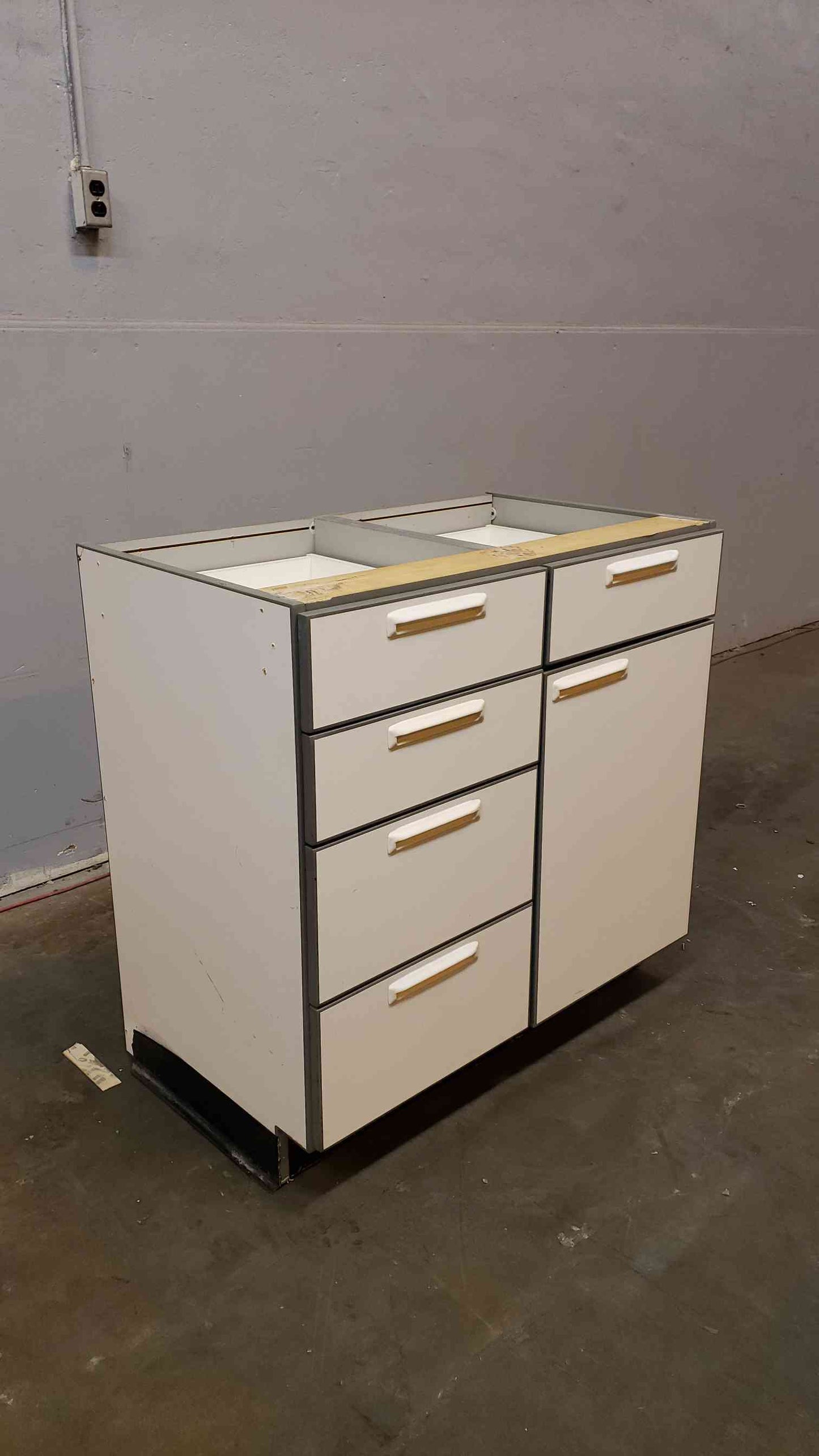 3' Recessed Wooden Casework W/ 5 Drawers 1 Door(Q16652)