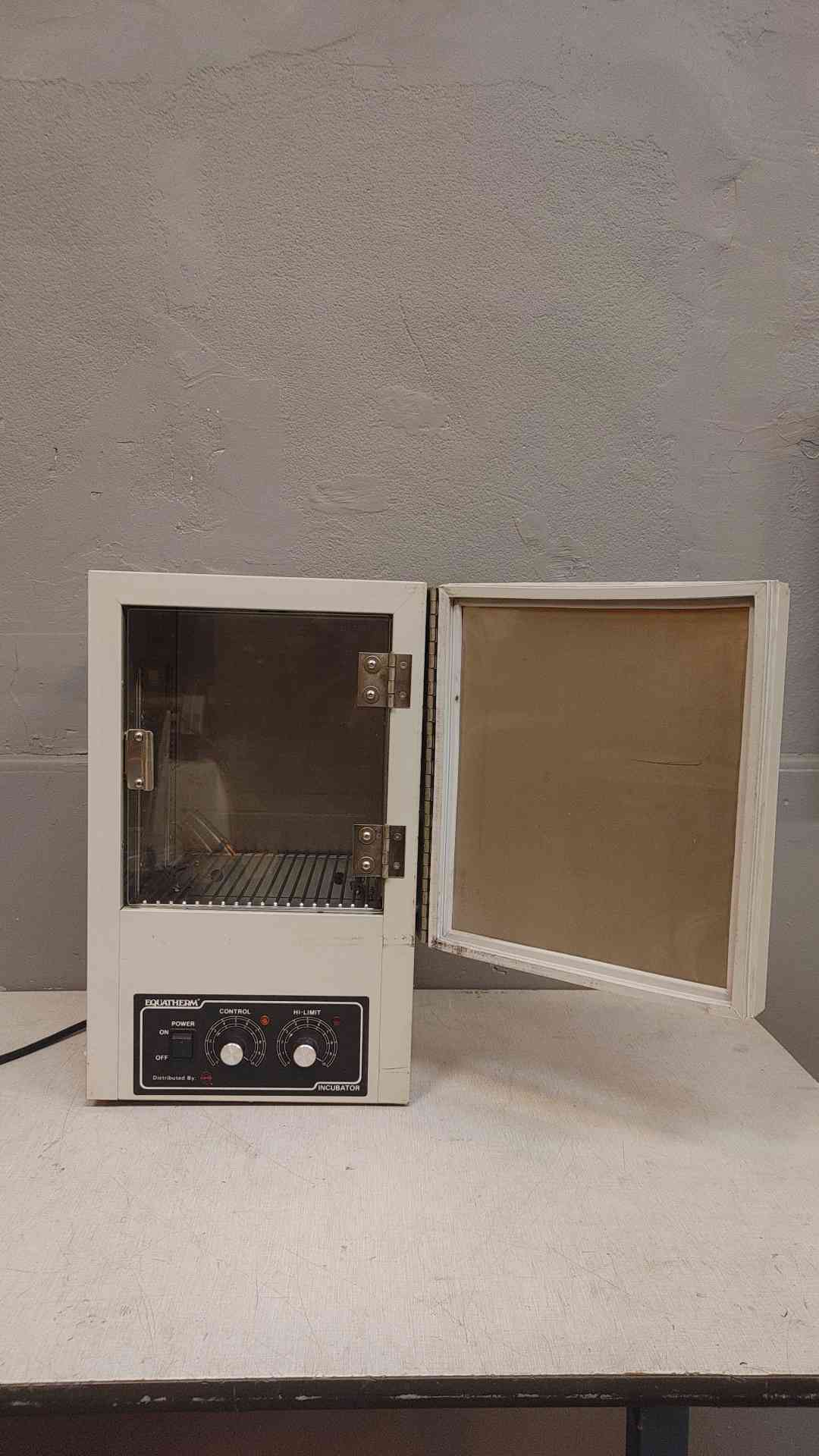 Equatherm Incubator 299-750