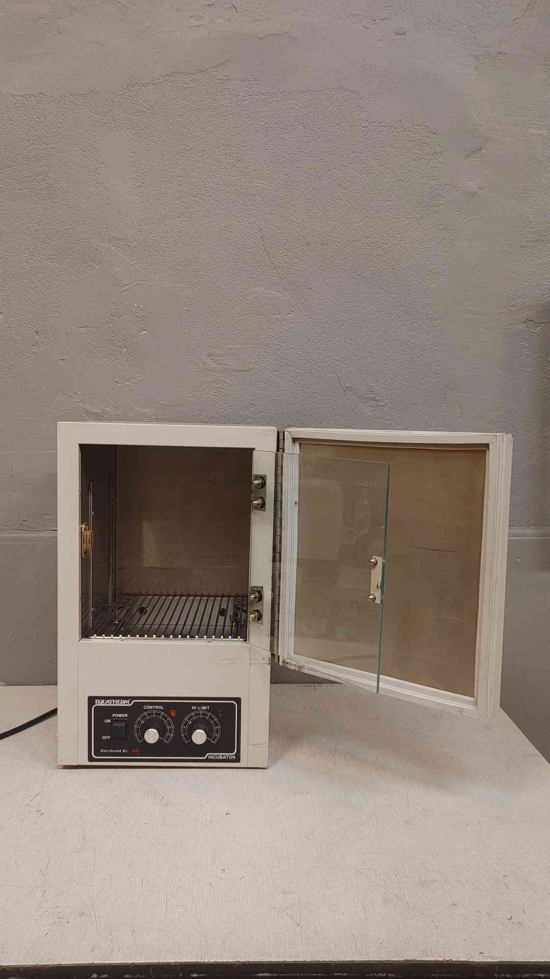 Equatherm Incubator 299-750