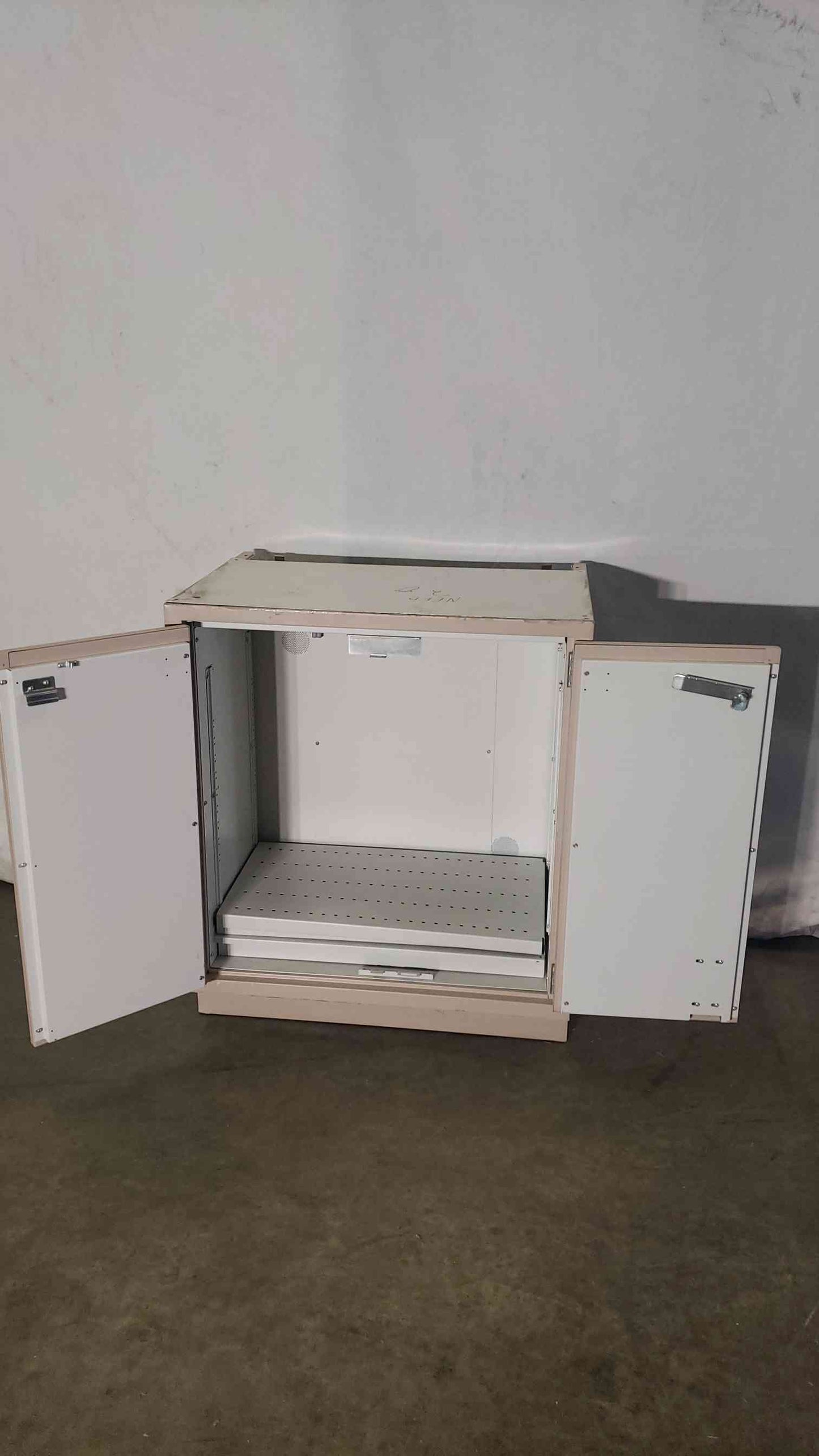 30x22x35 Flammable Casework(100167)