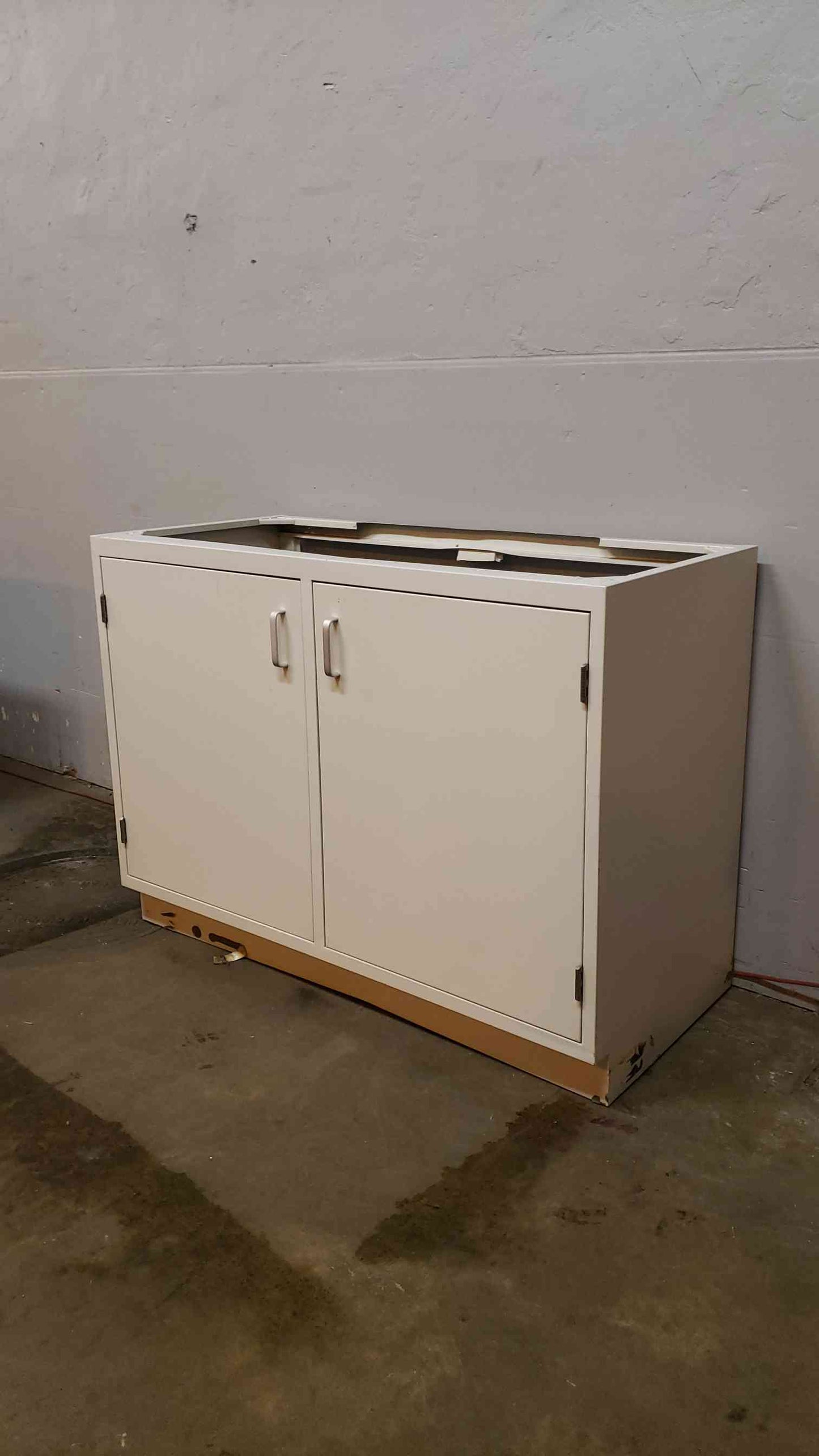 48x22x35 2 Door Casework(100395)