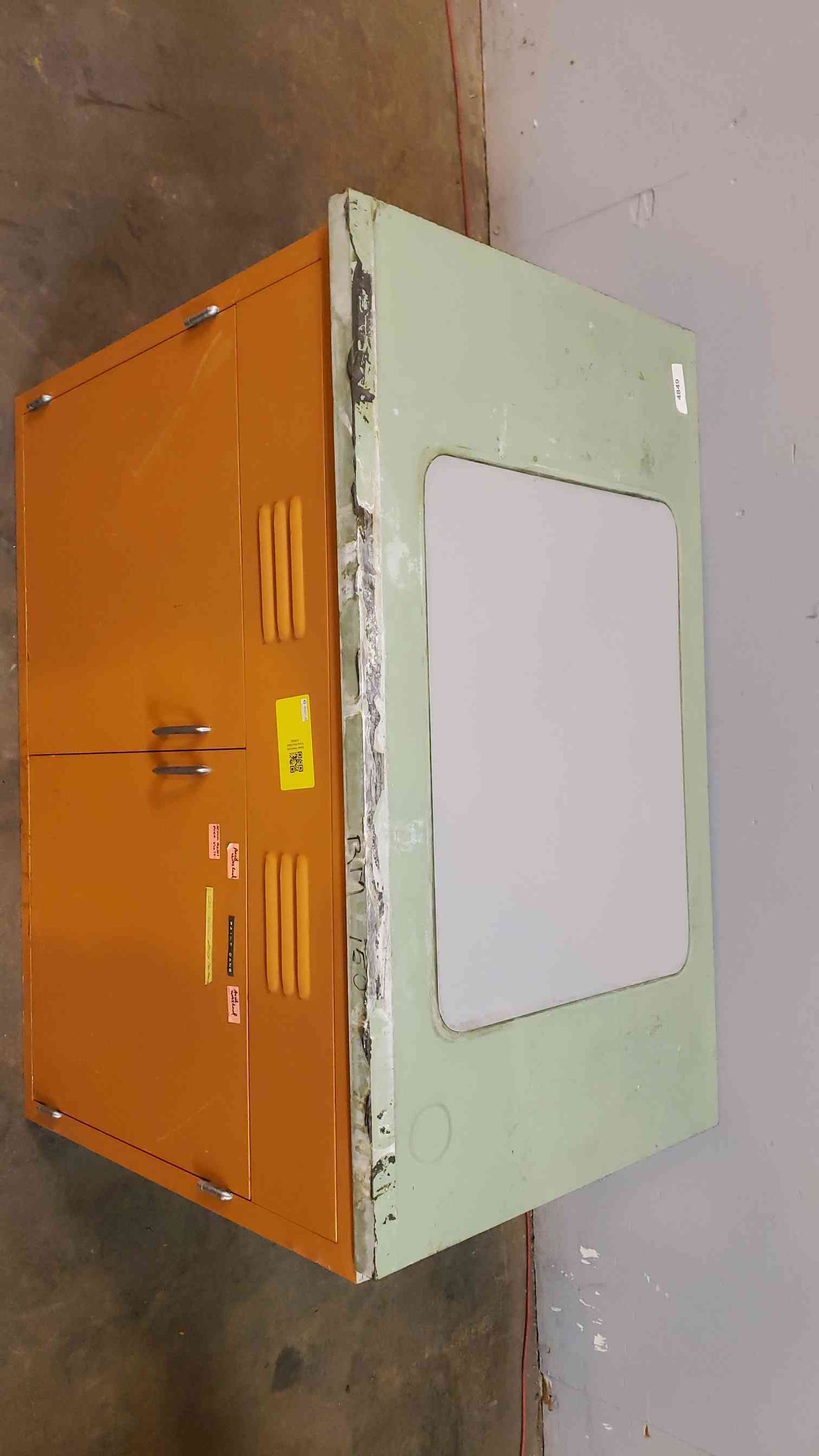 Kewaunee Casework Lab Bench 3' 1/2 with Counter Top(100002)