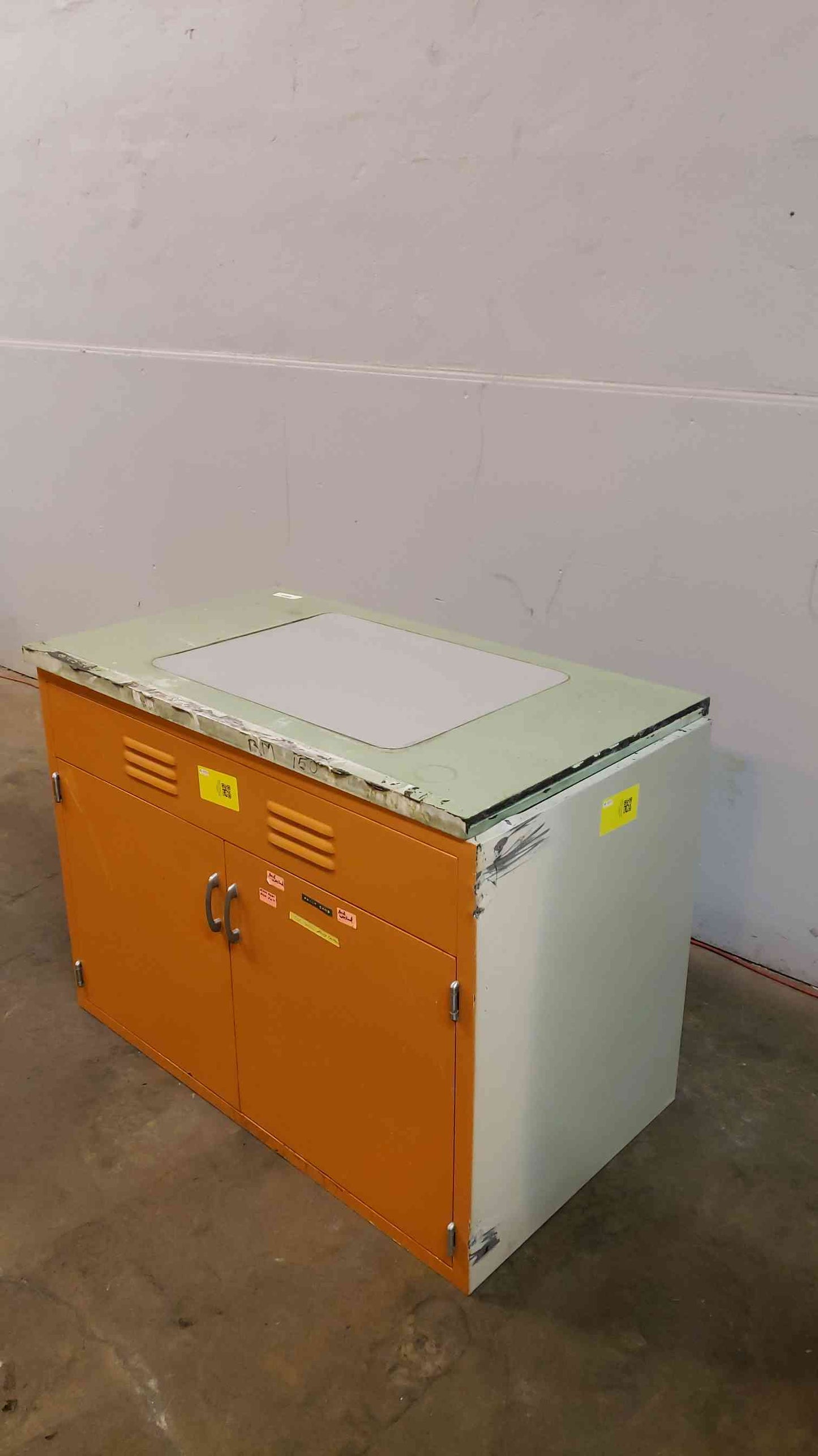 Kewaunee Casework Lab Bench 3' 1/2 with Counter Top(100002)