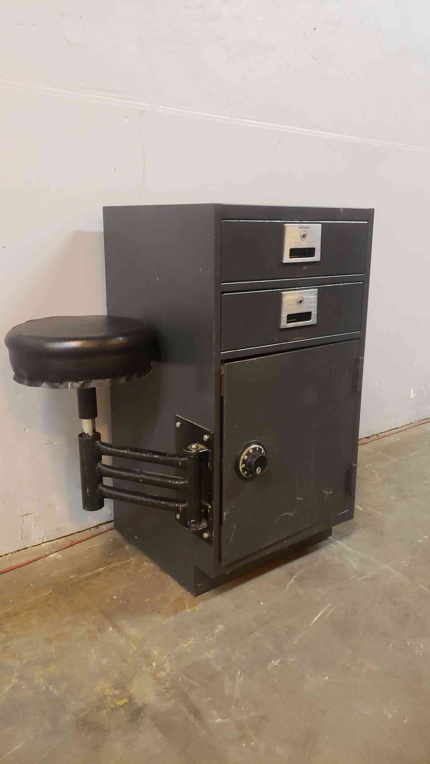 LeFebure Standing Height Banking Cabinet Casework 20" Metal w/ Combo Lock & Seat(100609BDL)