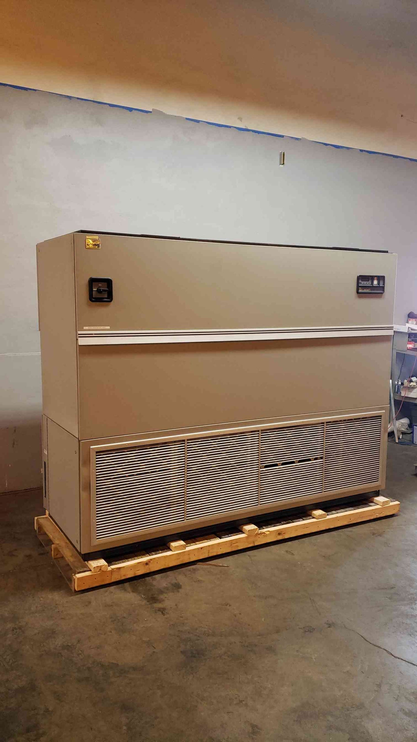 Liebert CRAC Upflow VH199A UAAEI '03 460v (SKU: 3448AA)(3448AA)