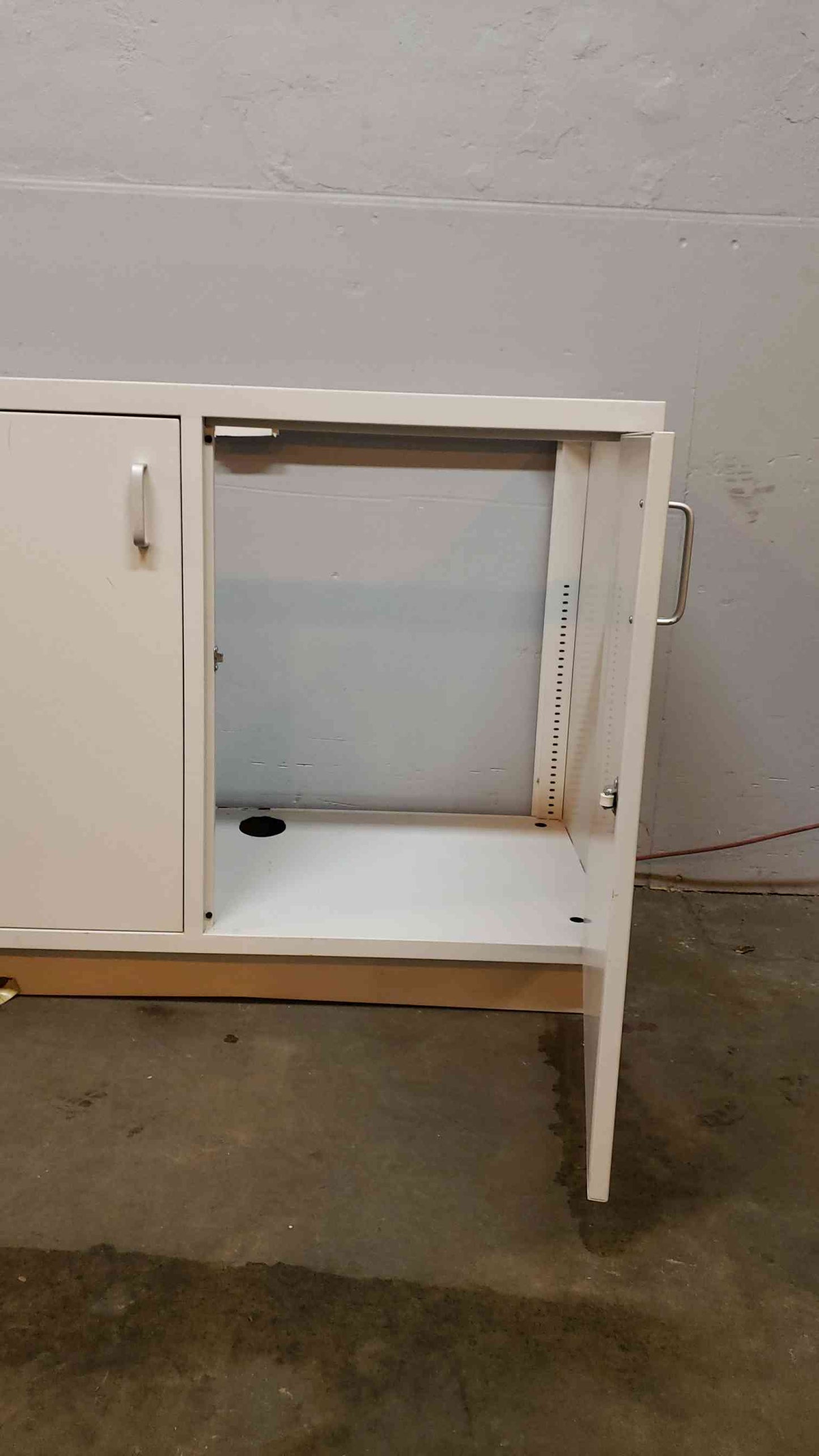 48x22x35 2 Door Casework(100395)