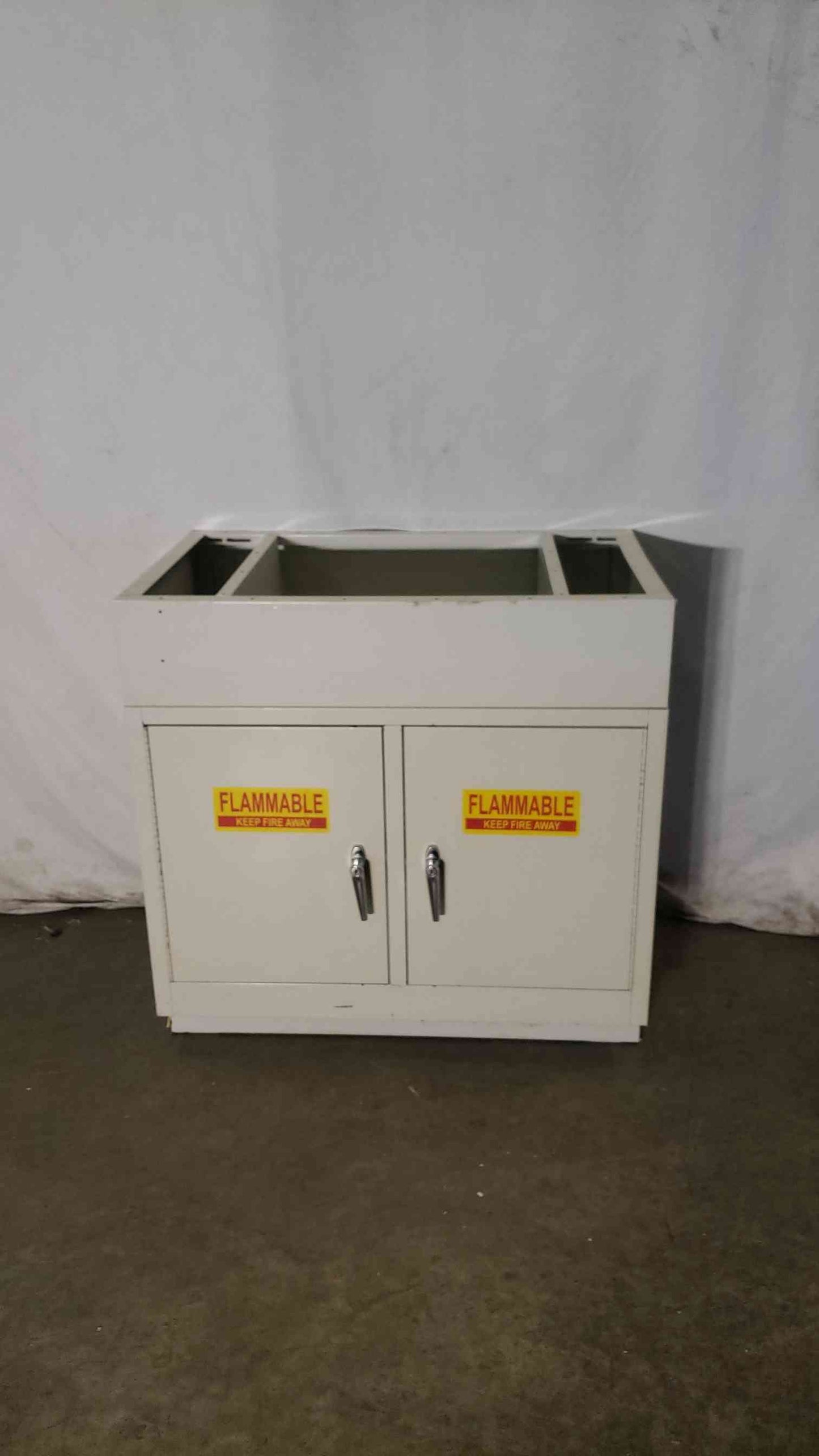 36x22x35 Flammable Cabinet White.(100239)