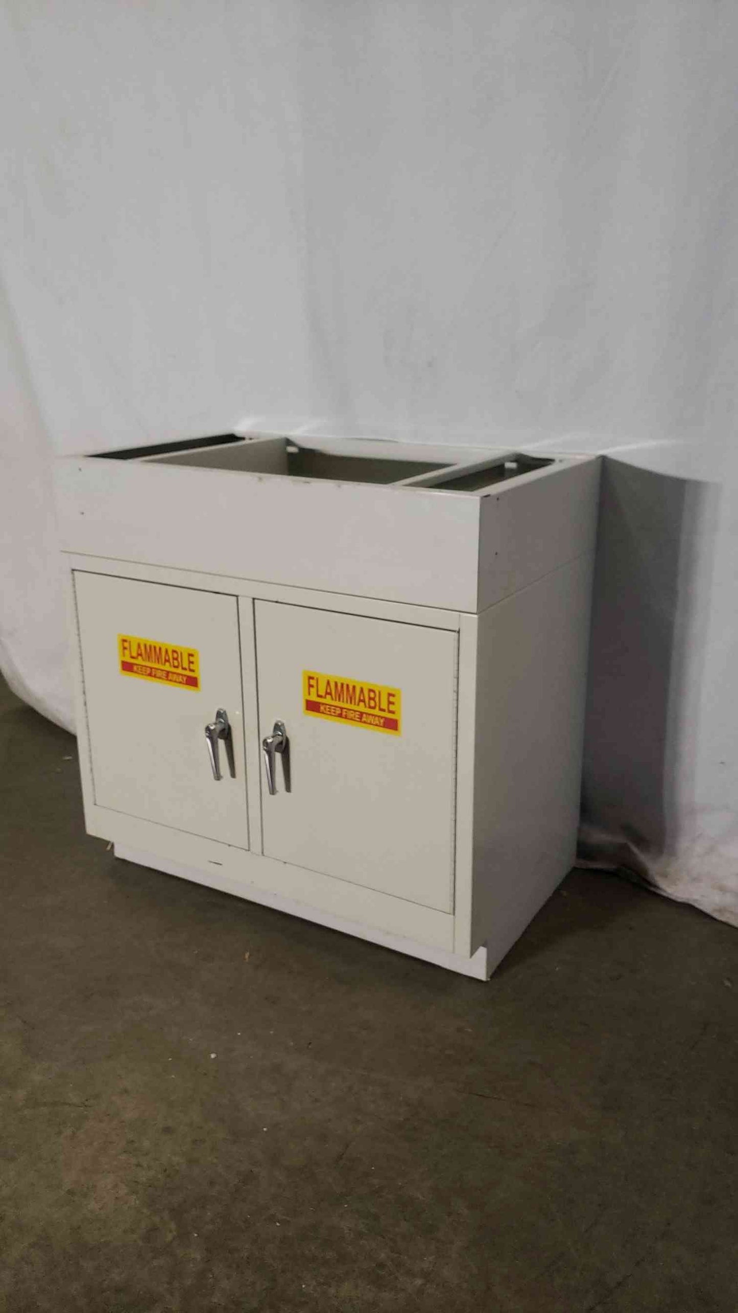 36x22x35 Flammable Cabinet White.(100239)