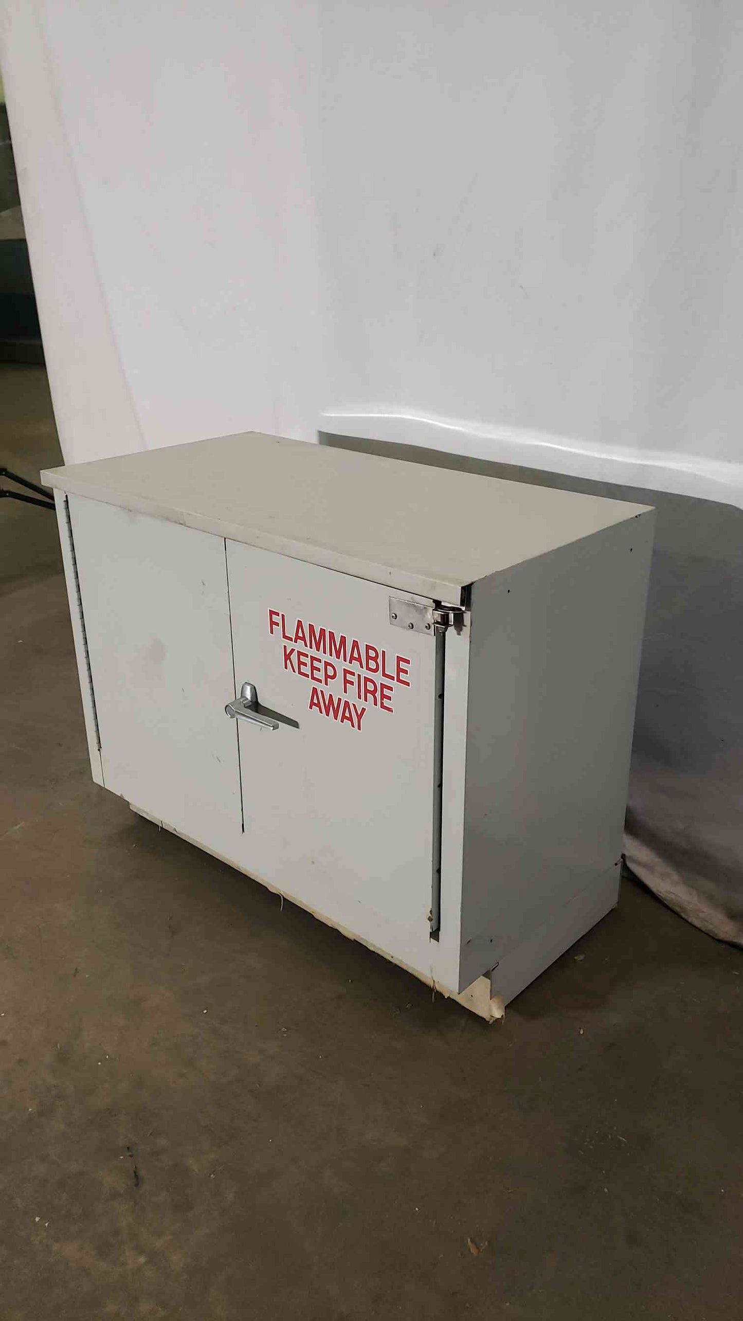 36x19x29 Flammable Cabinet(100248)
