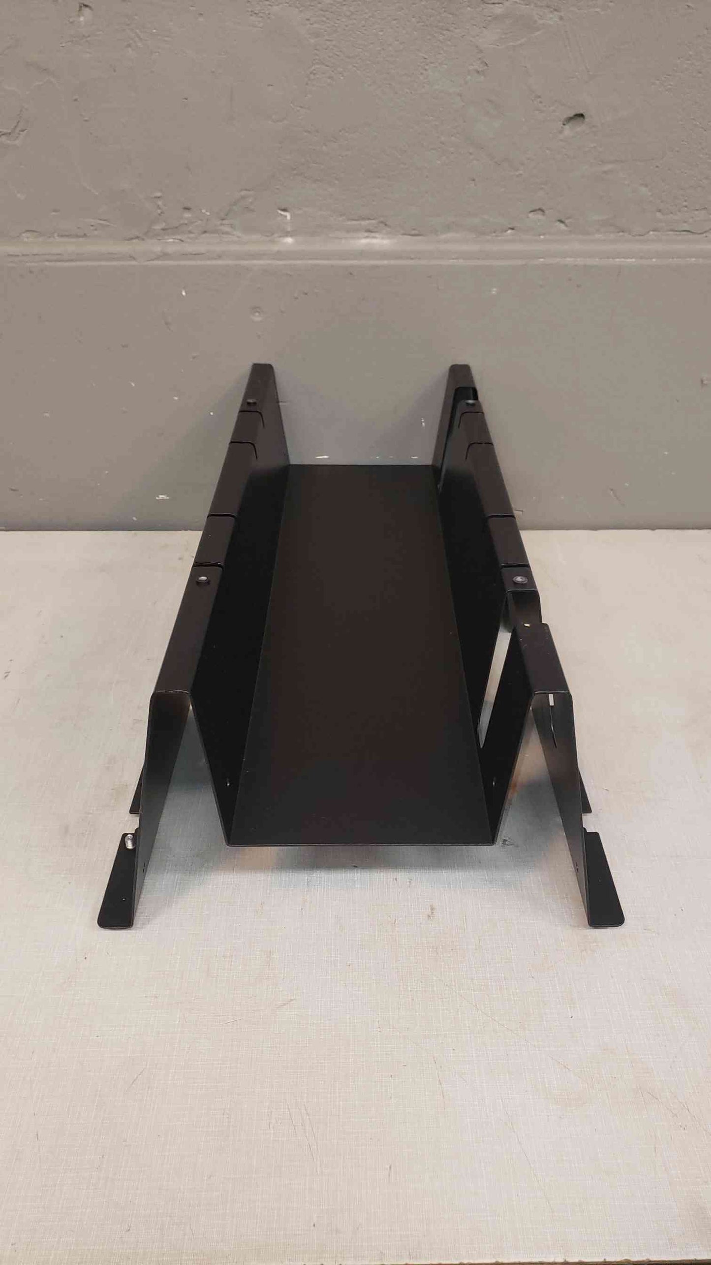 24" Cable Partition AR8161ABLK NEW(100702)