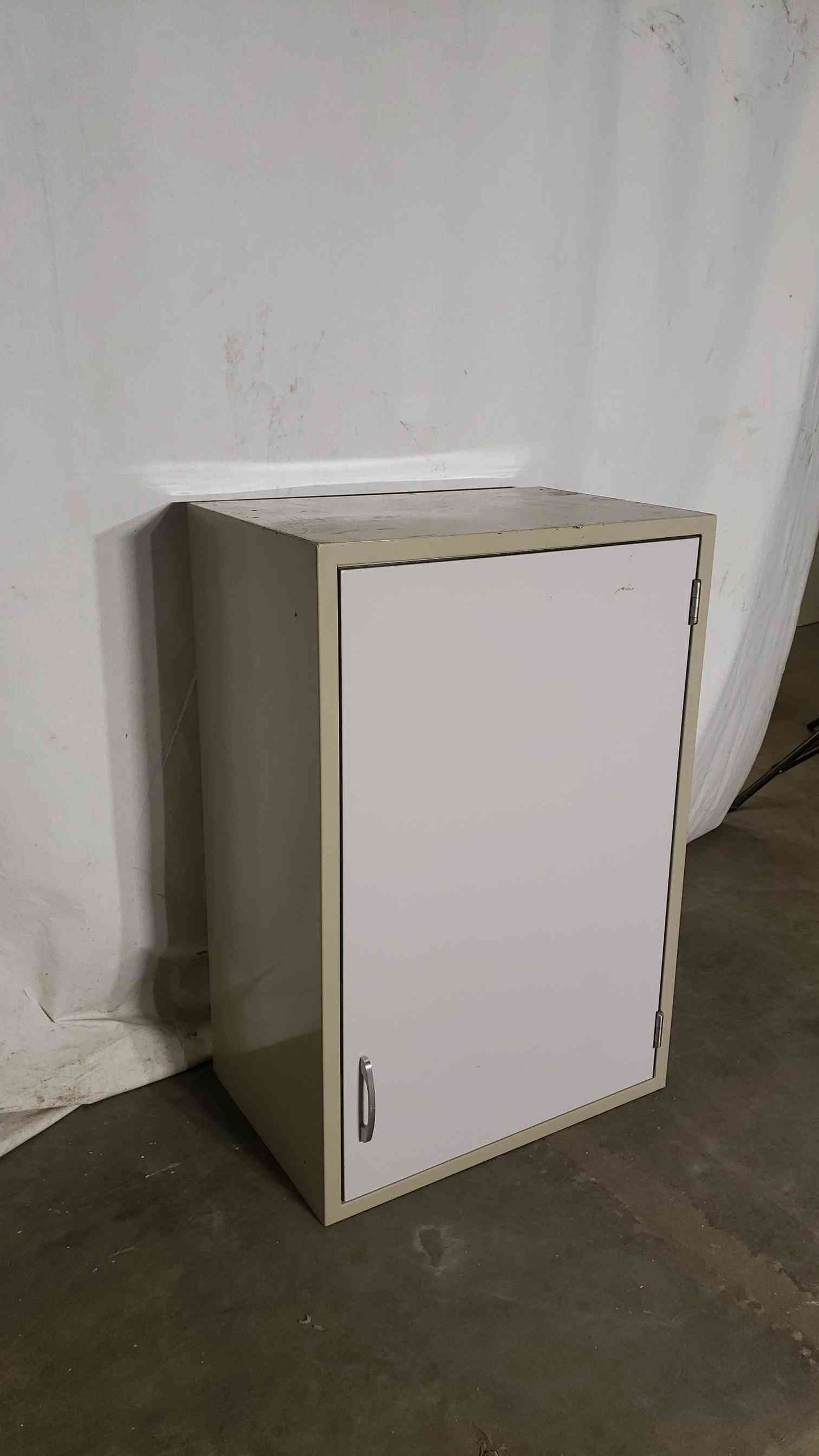 24" Kewaunee Overhead Cabinet(100062)